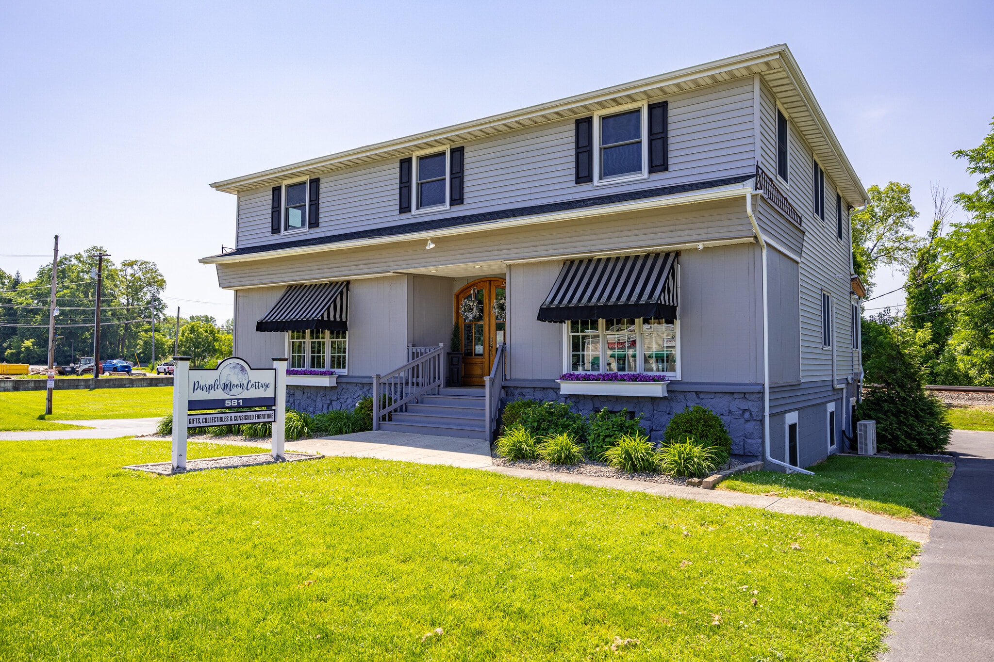 581 Whitney Rd W, Fairport, NY for Sale