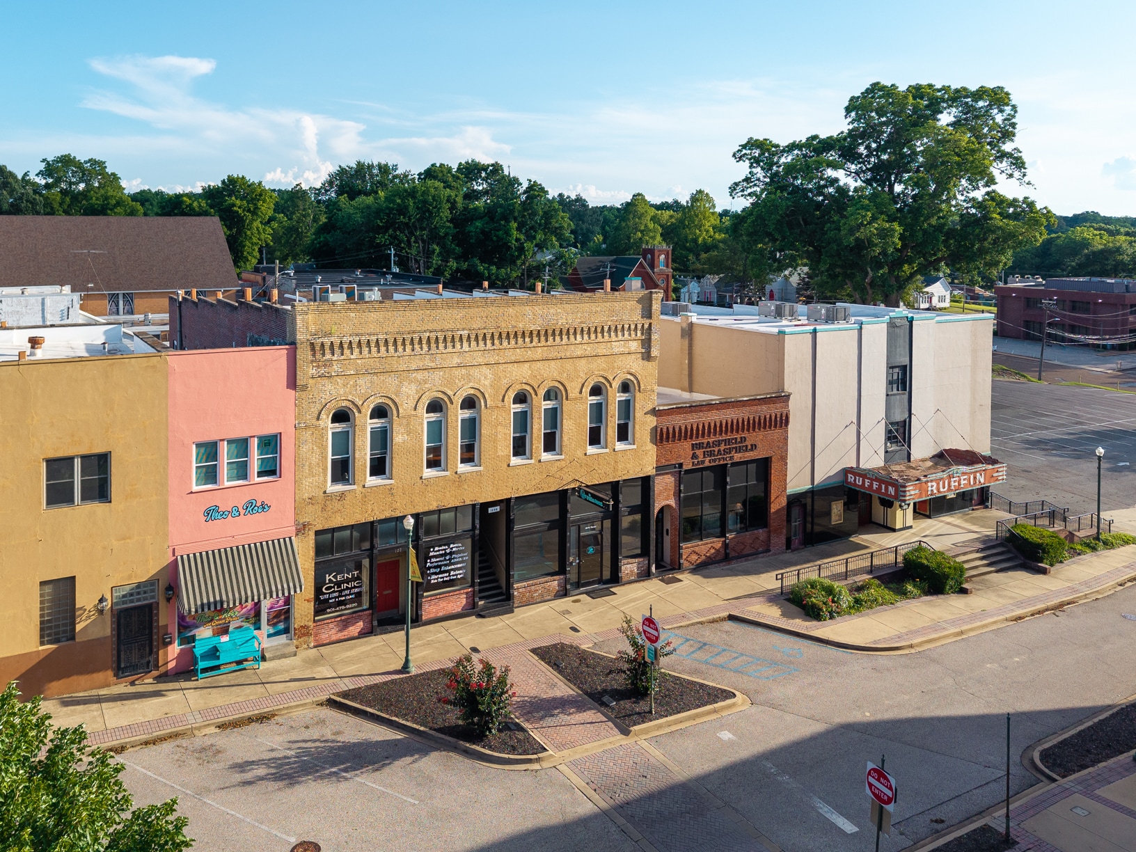 107-109 W Pleasant Ave, Covington, TN for Sale