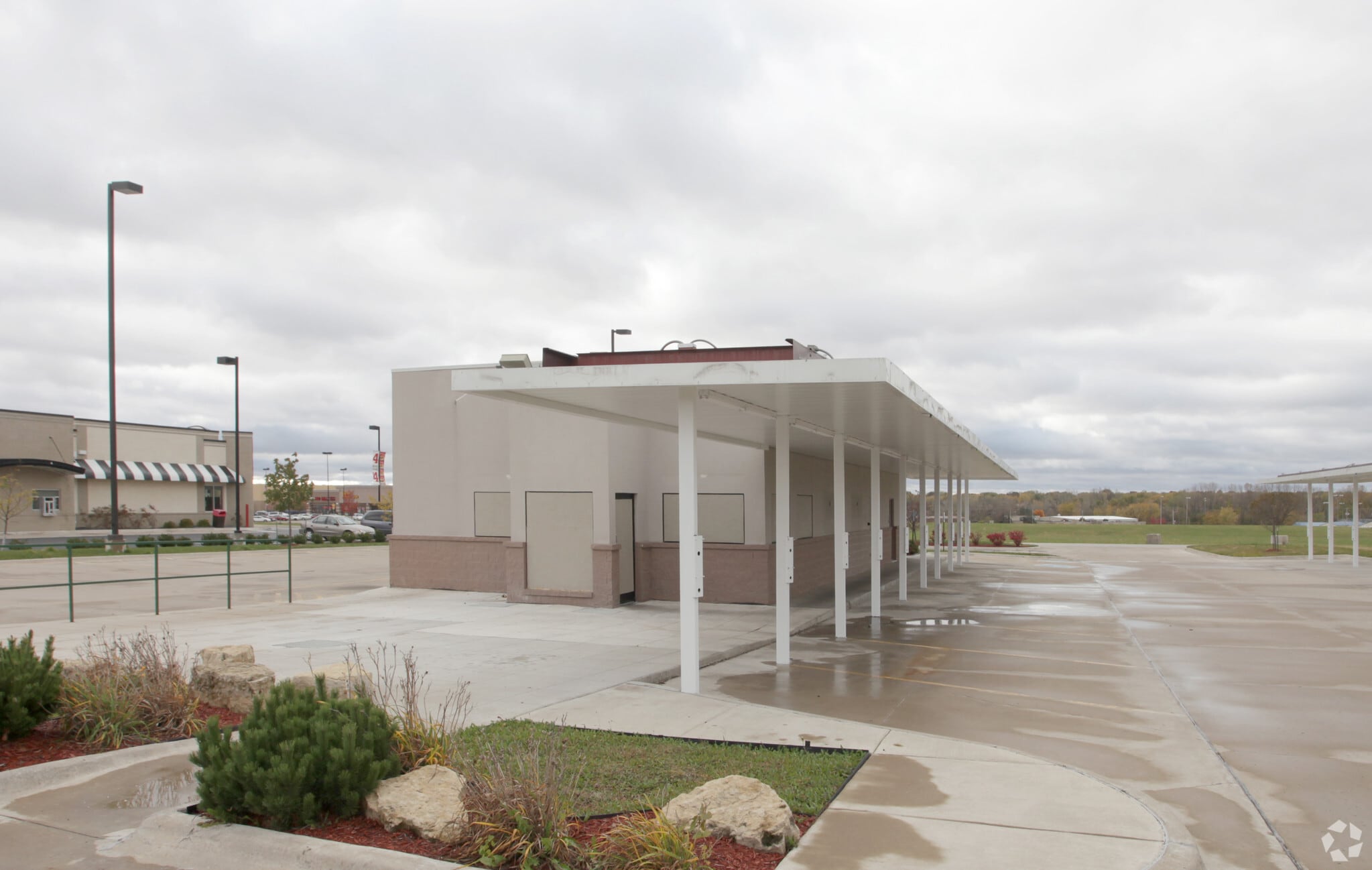 3345 W Kimberly Rd, Davenport, IA for Sale