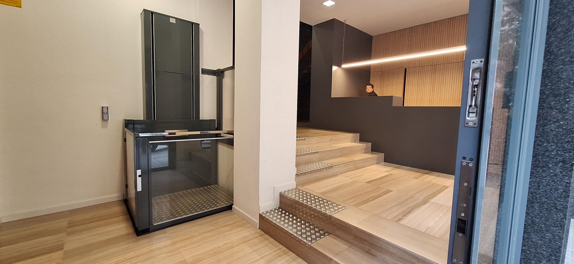 Carrer De Galileu, Barcelona, BAR for Rent