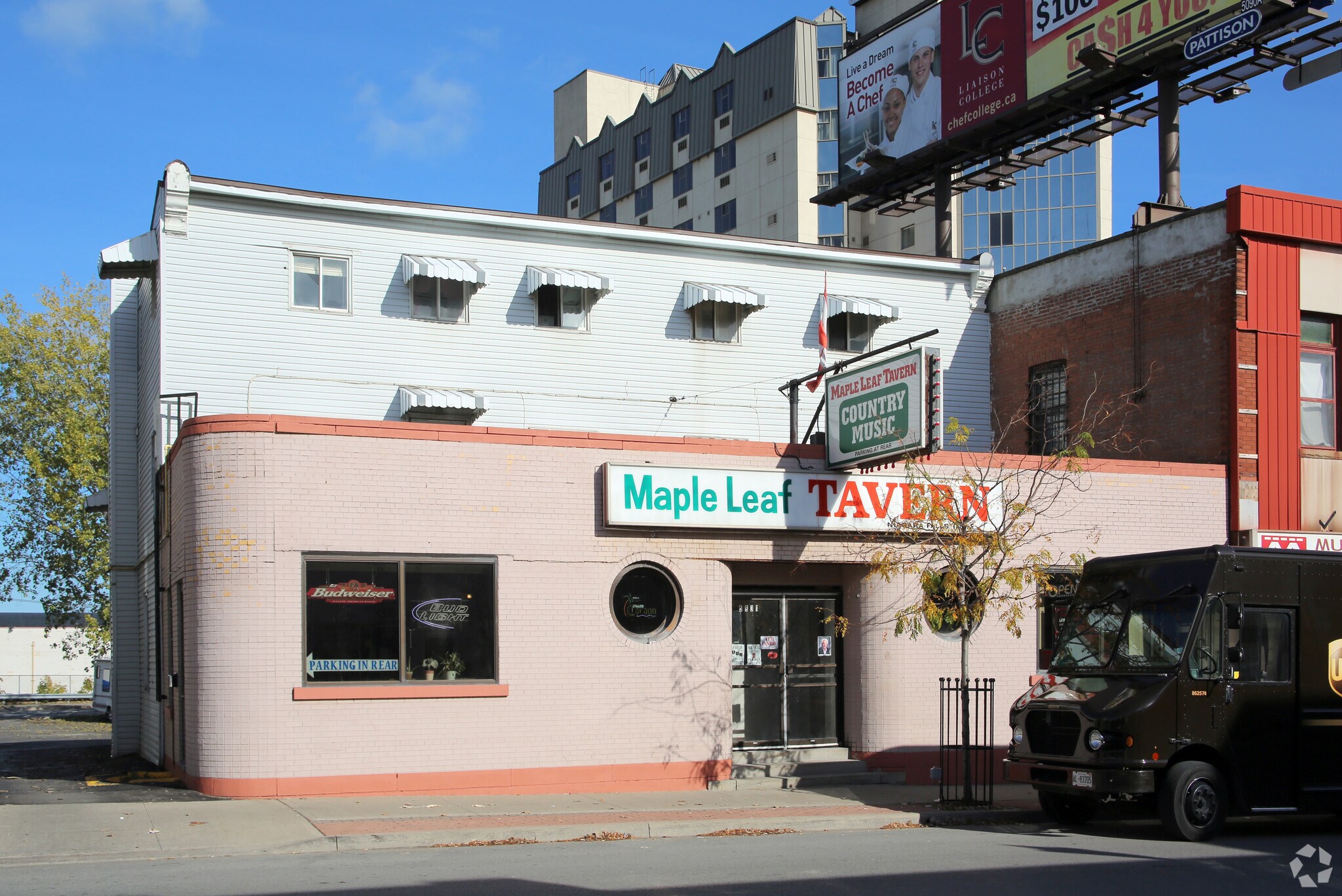 5831 Ferry St, Niagara Falls, ON for Sale