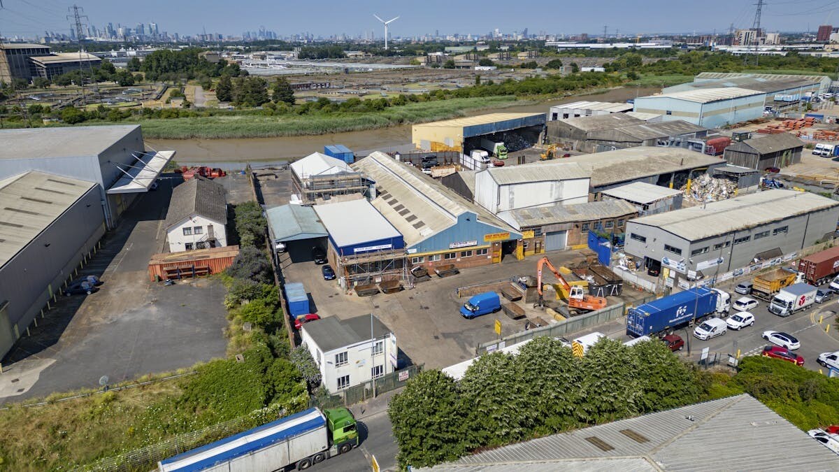 42 River Rd, Barking, LND for Sale