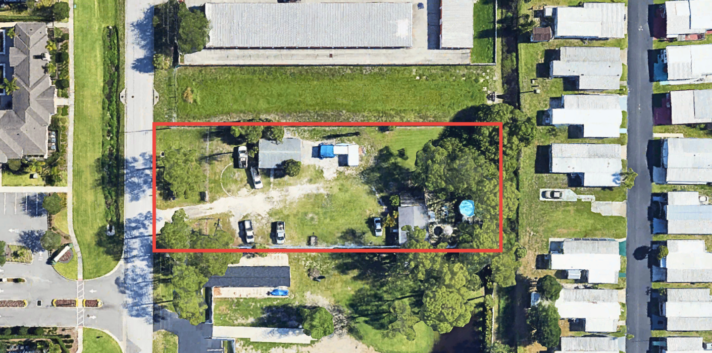 10855 Oak St NE, Saint Petersburg, FL for Sale