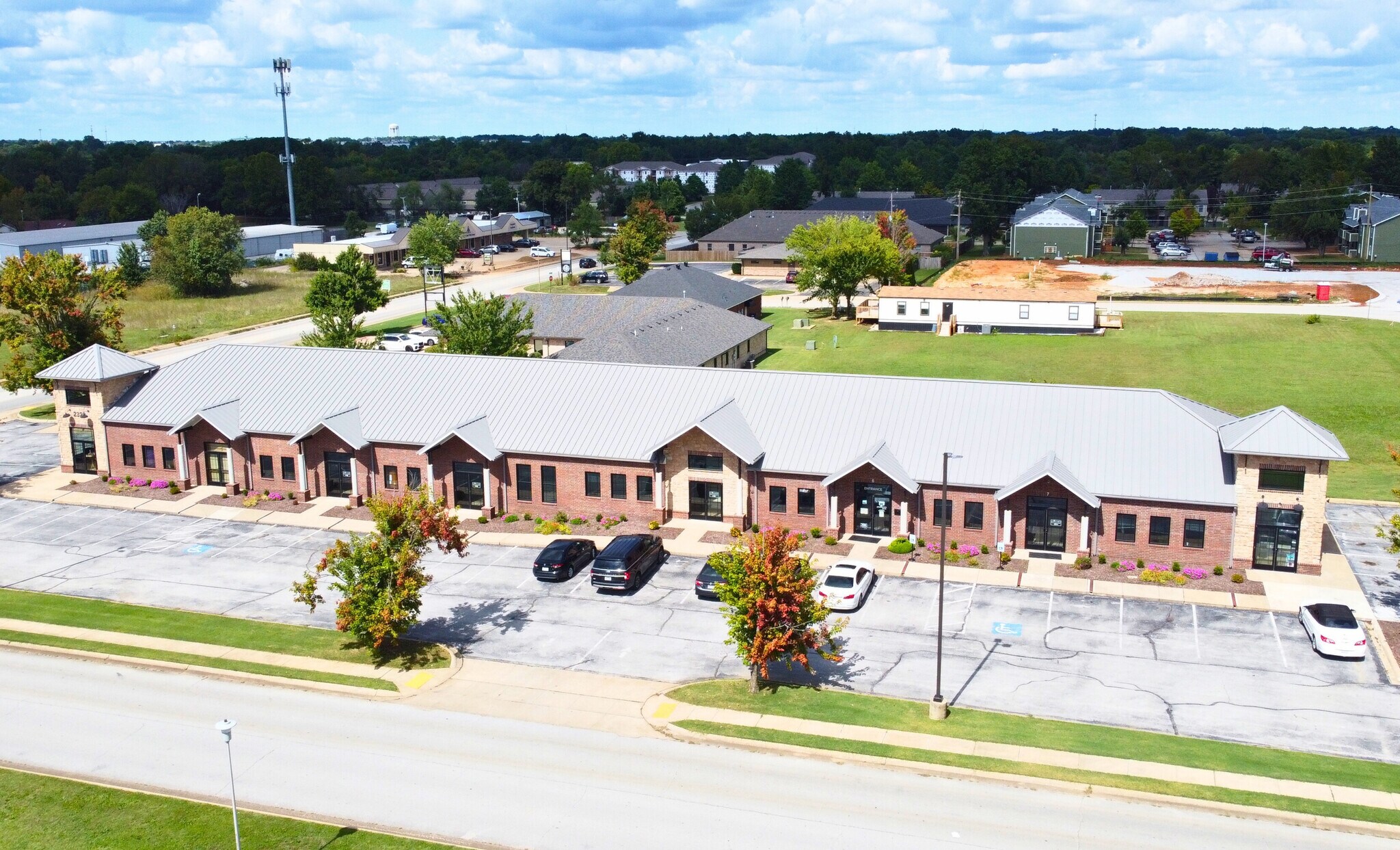 2323 W Chestnut St, Rogers, AR for Rent