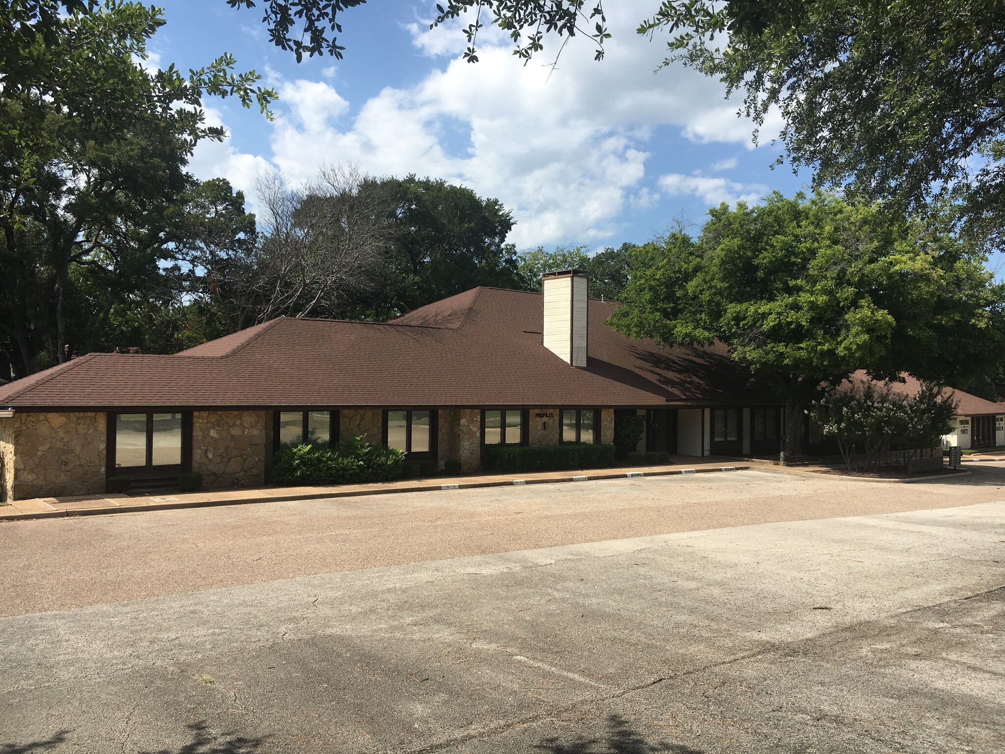 4515 Lake Shore Dr, Waco, TX for Sale