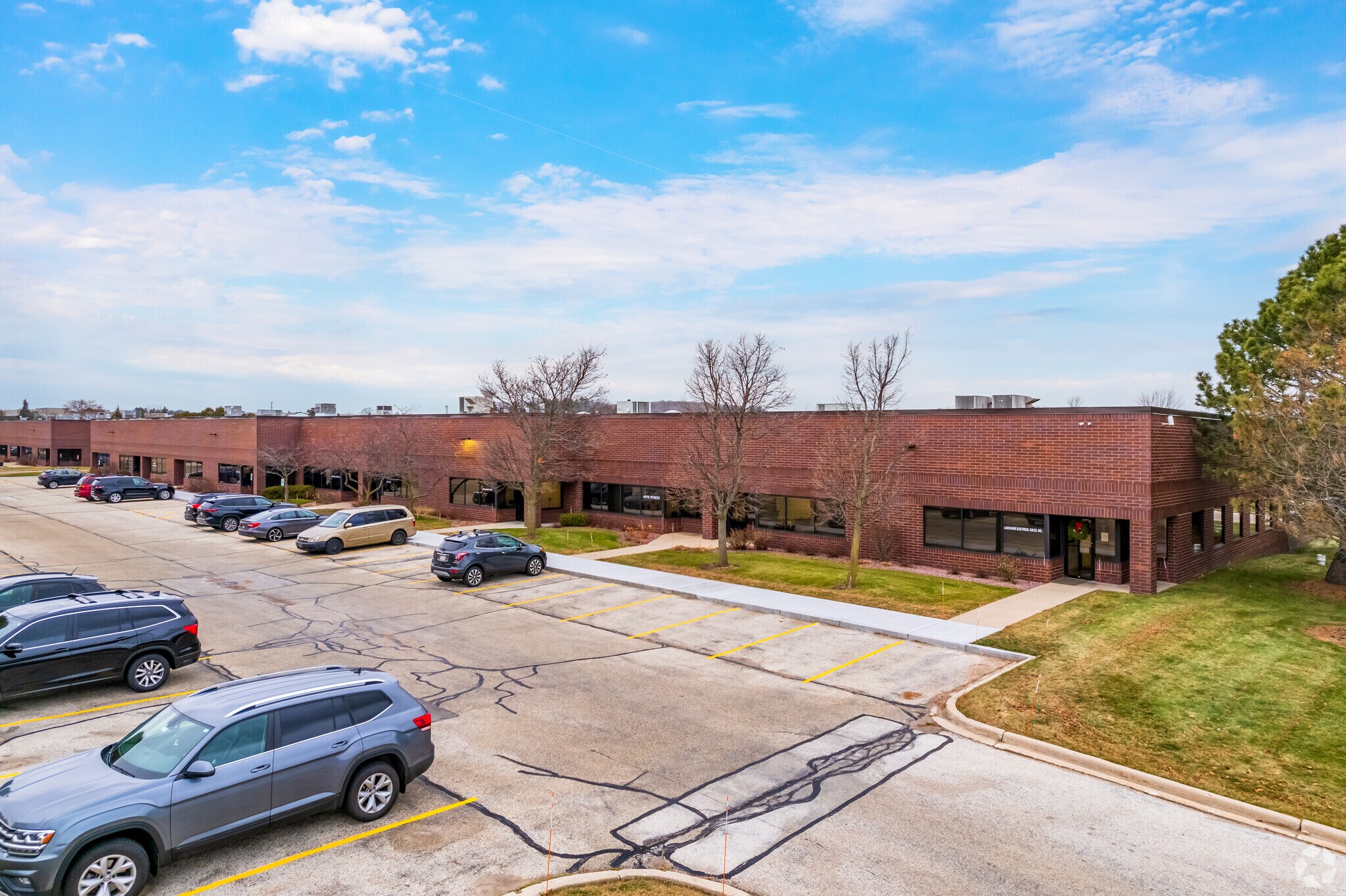 6000 W Executive Dr, Mequon, WI for Rent