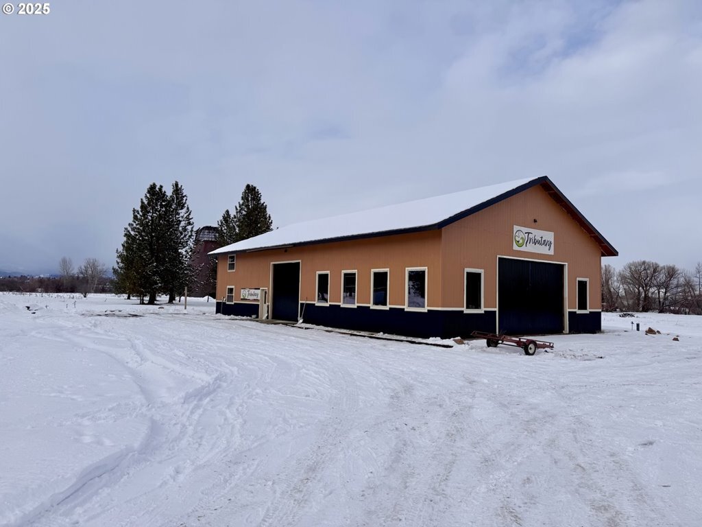 38481 Sawmill Cutoff Ln, Halfway, OR for Sale