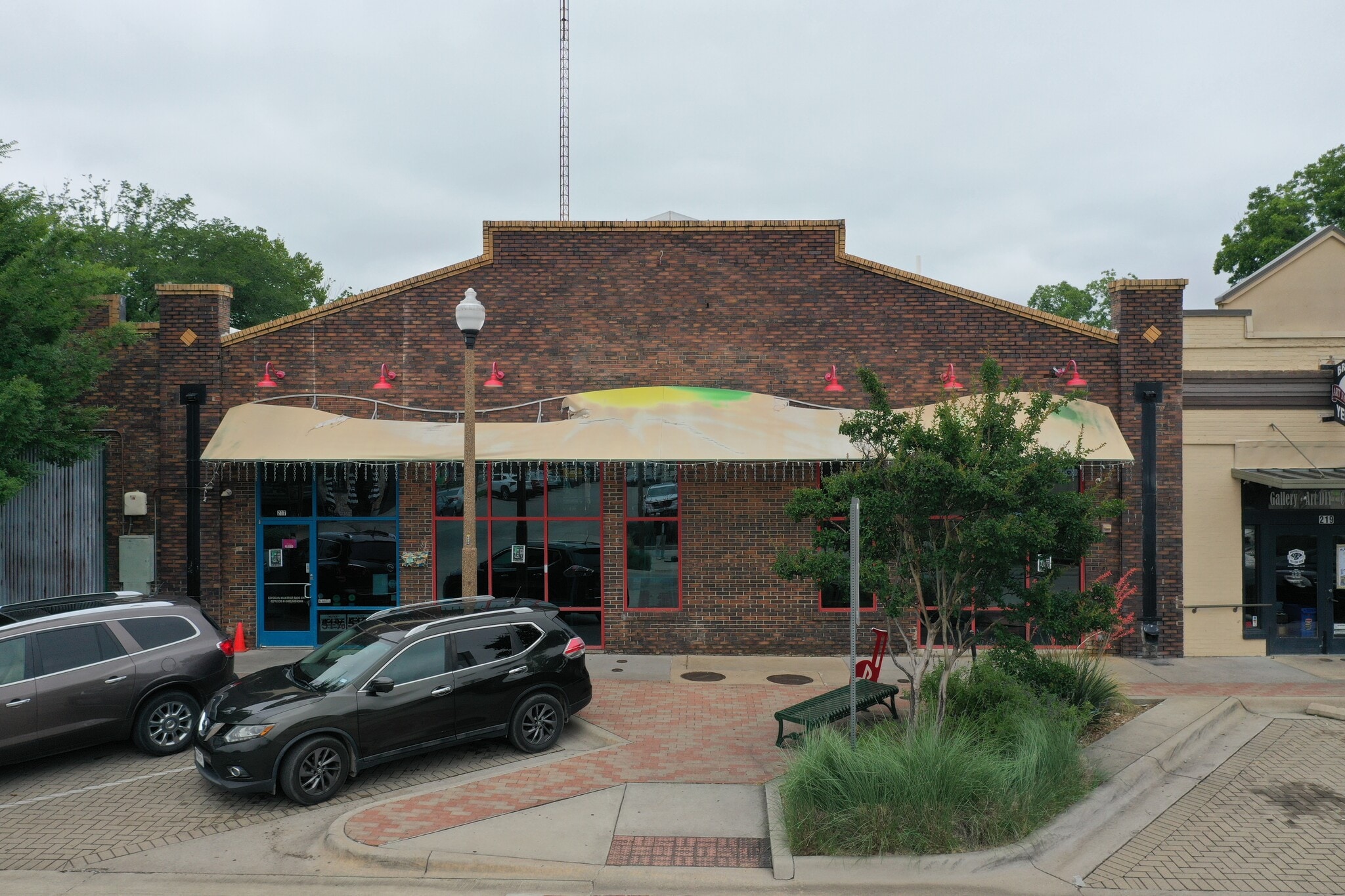 217 E Hickory St, Denton, TX for Rent