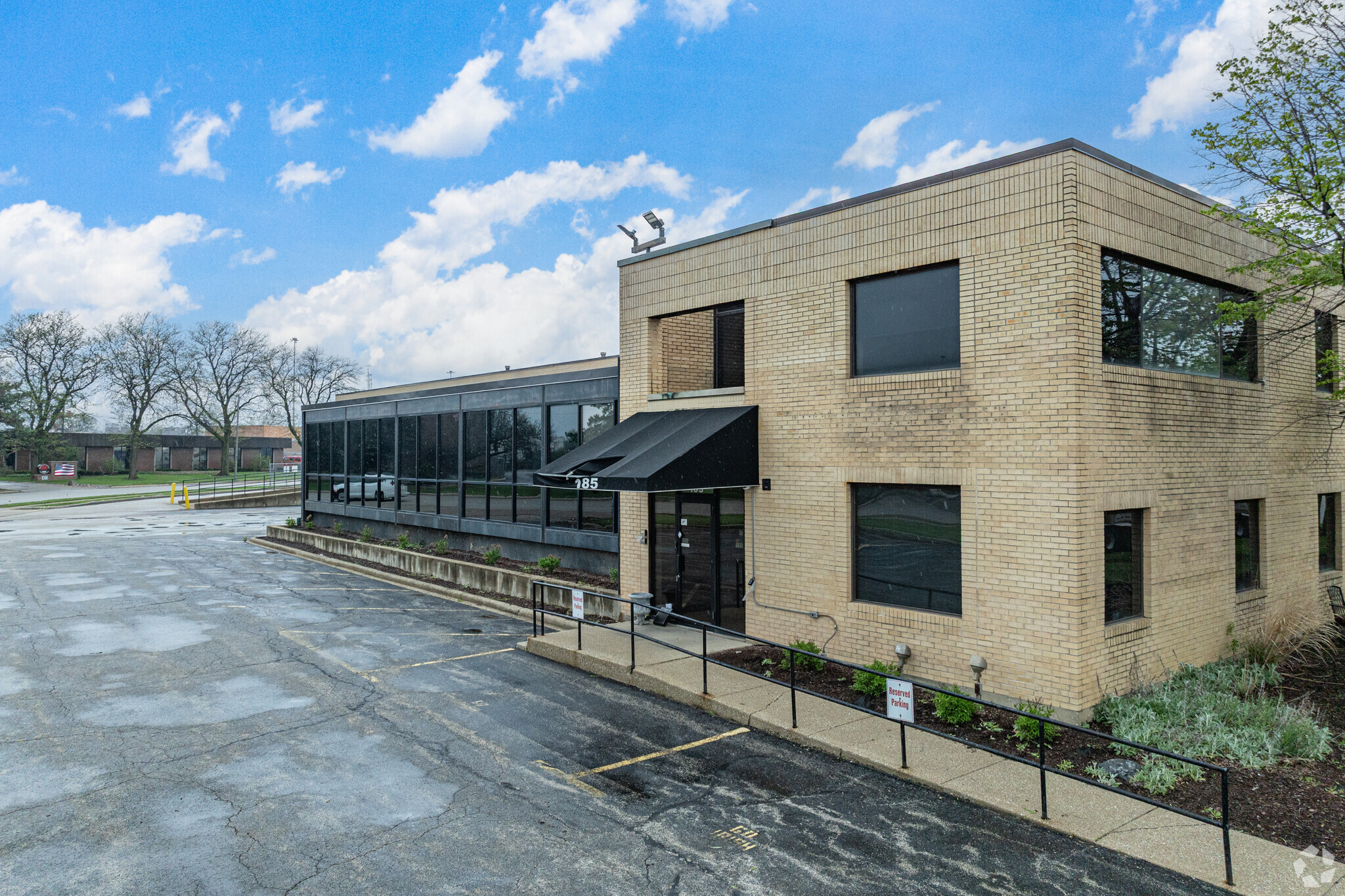 185 Industrial Dr, Elmhurst, IL for Rent