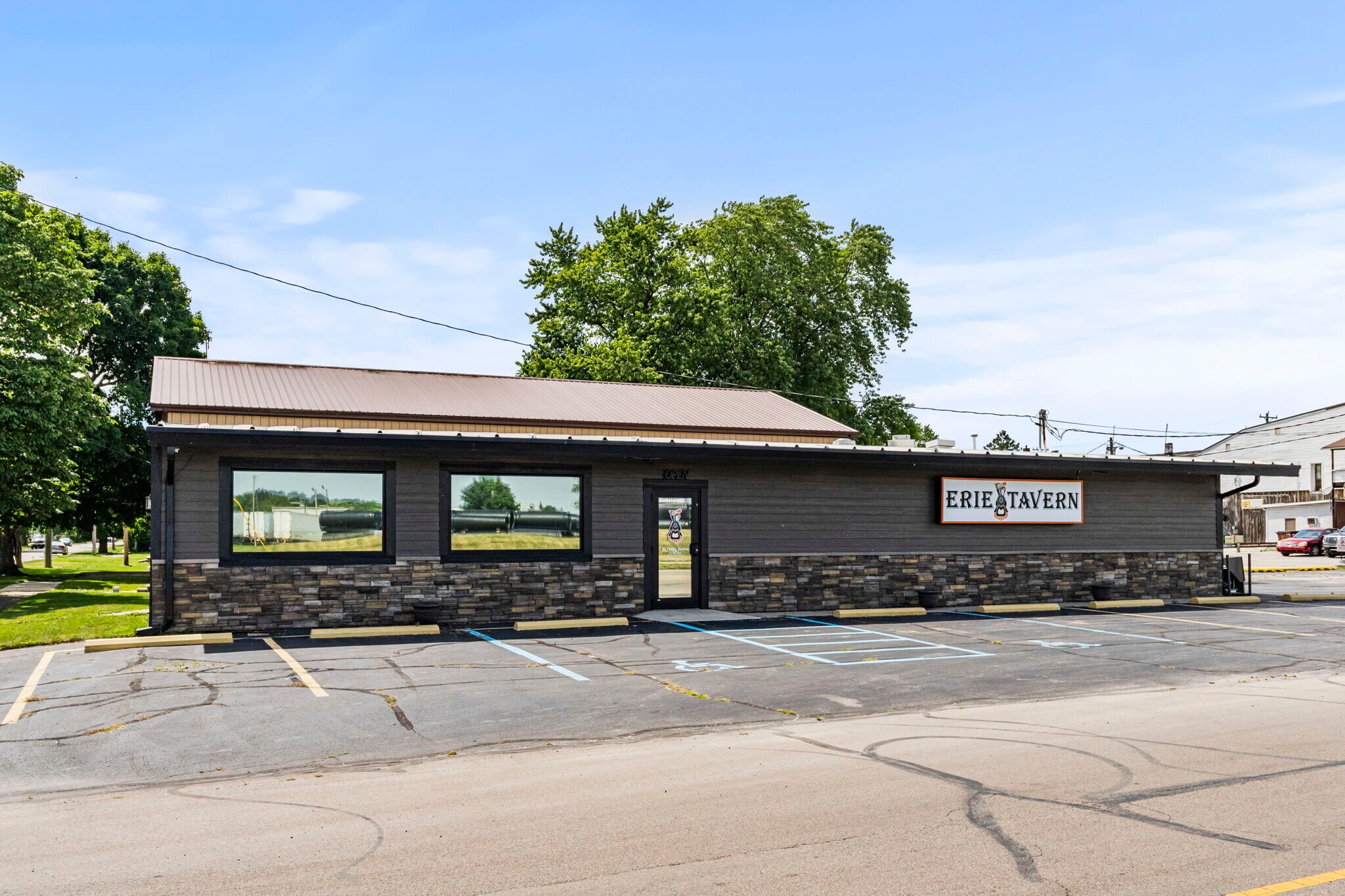 770 E Franklin St, Huntington, IN for Sale