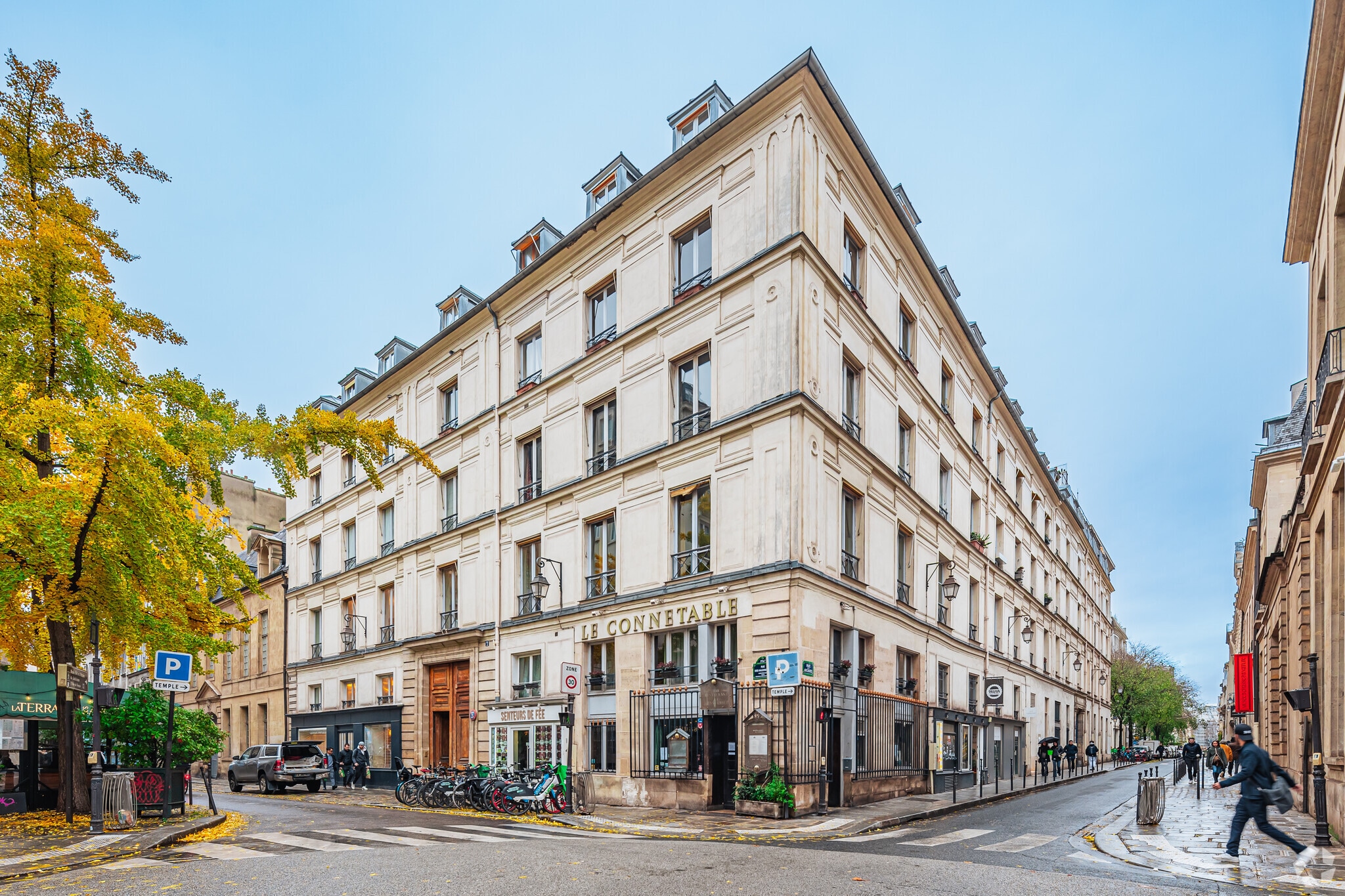 , Paris, PAR for Rent
