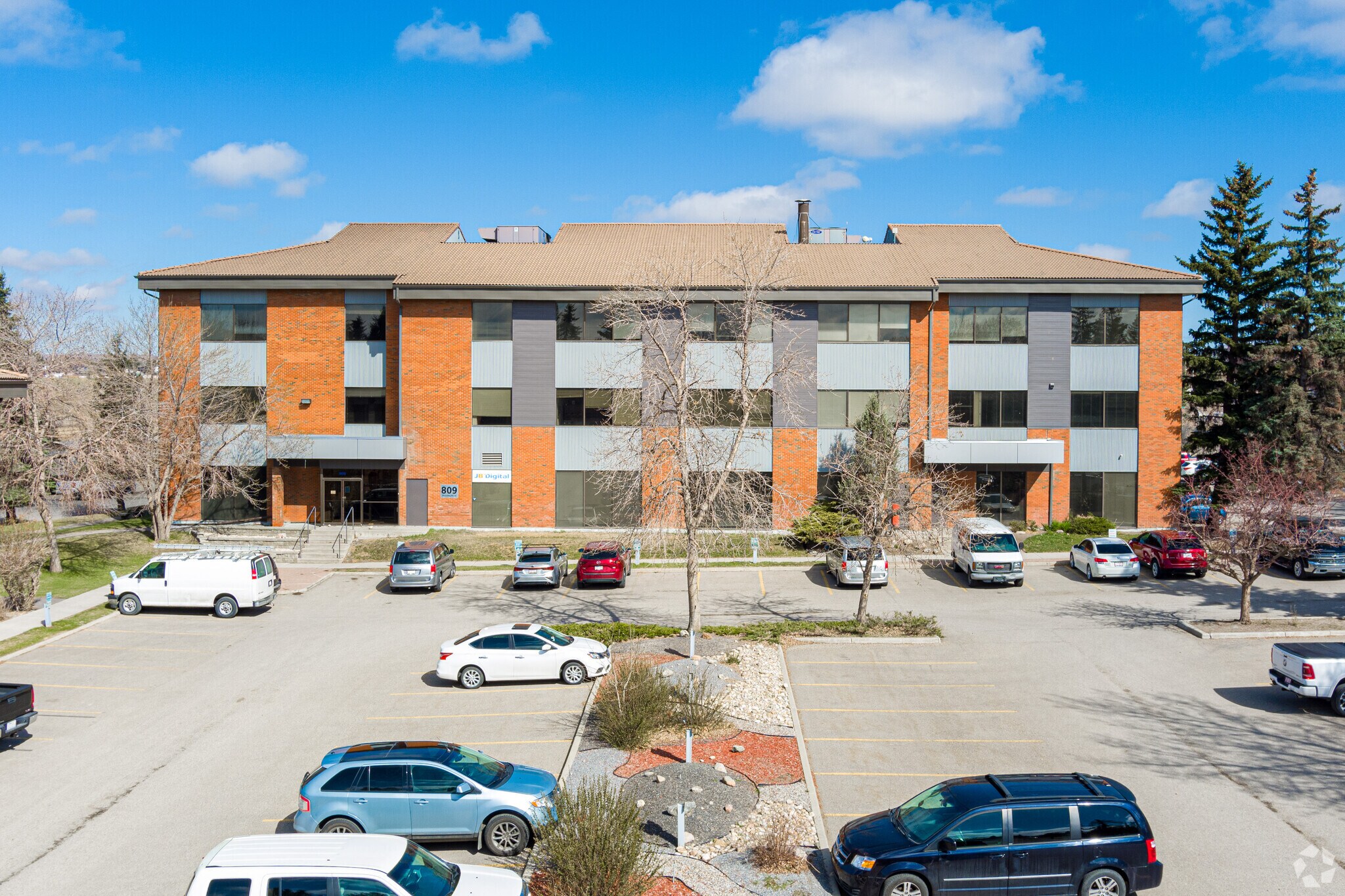 809 Manning Rd NE, Calgary, AB for Rent