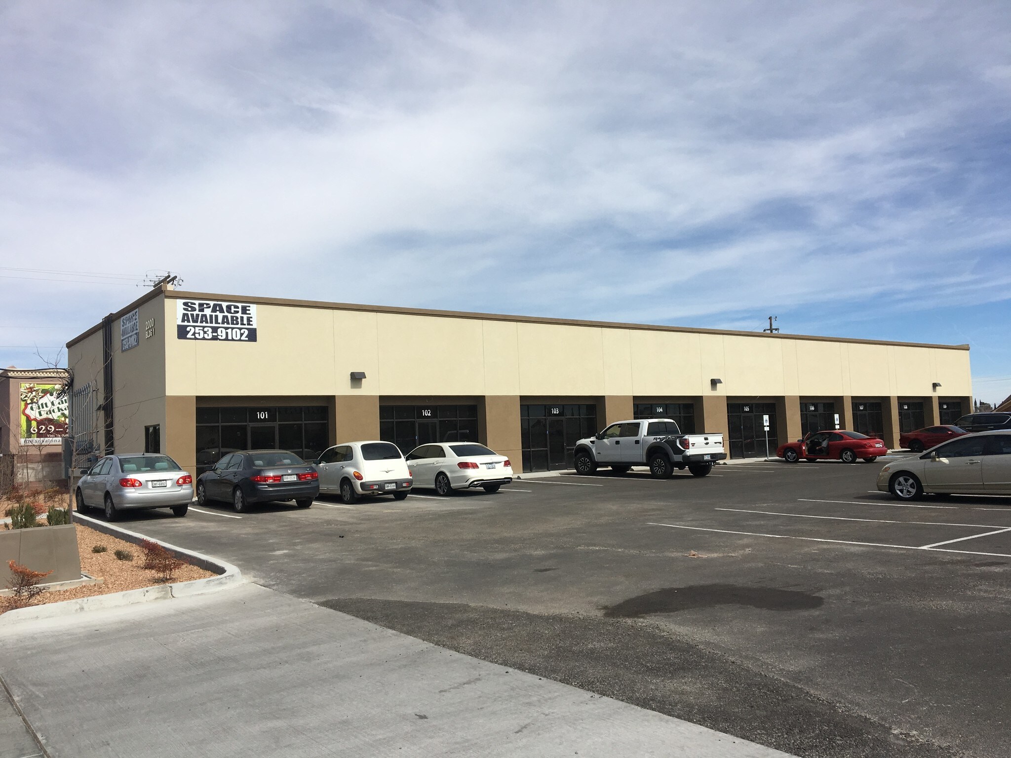 2000 Lomaland Dr, El Paso, TX for Rent