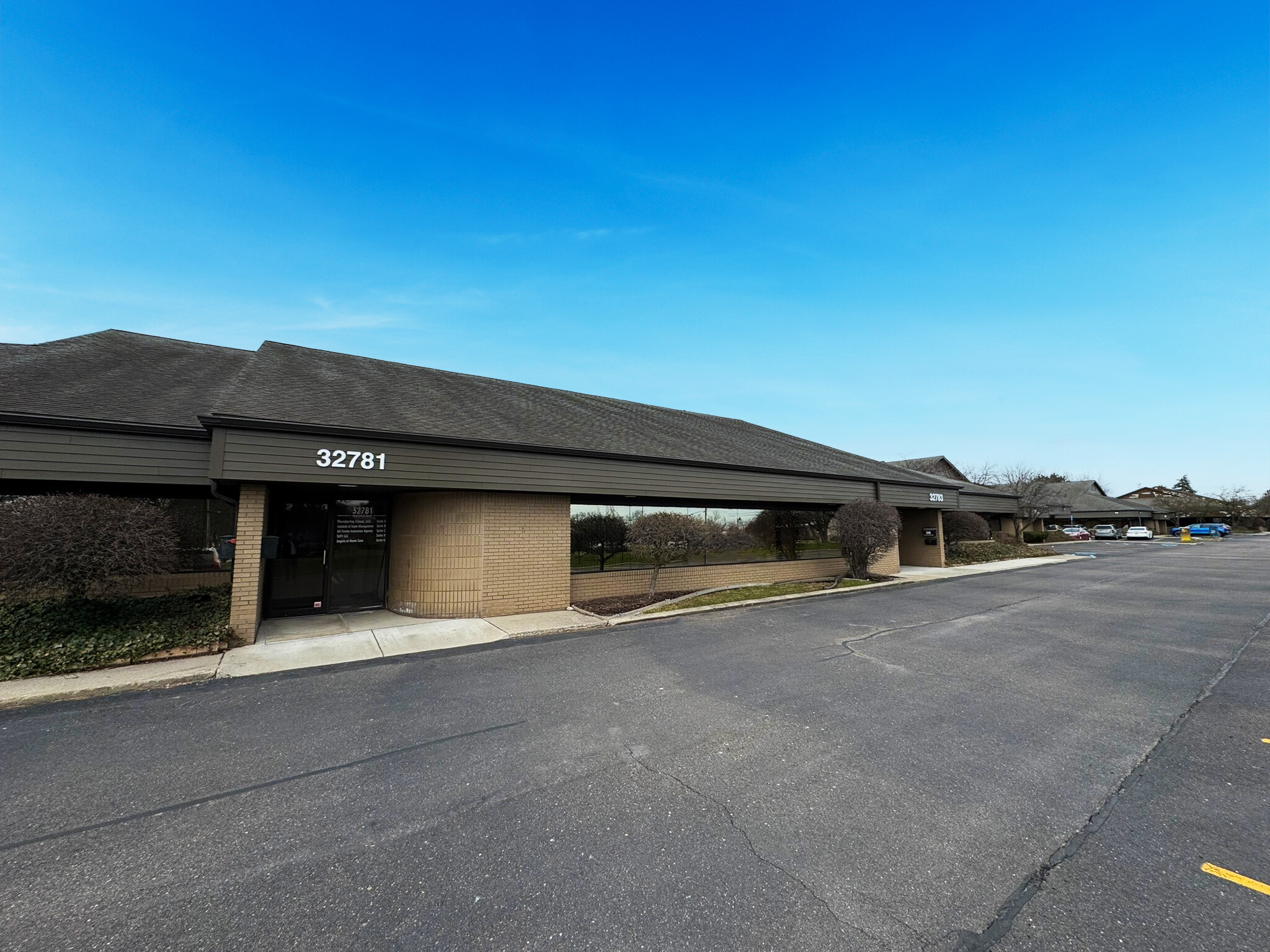 32781-32783 Middlebelt Rd, Farmington Hills, MI for Sale