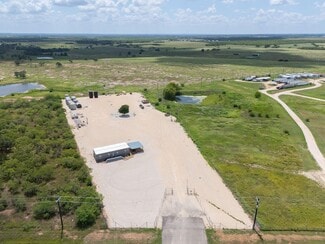 Gonzales, TX Loft/Creative Space - 804 Highway 304