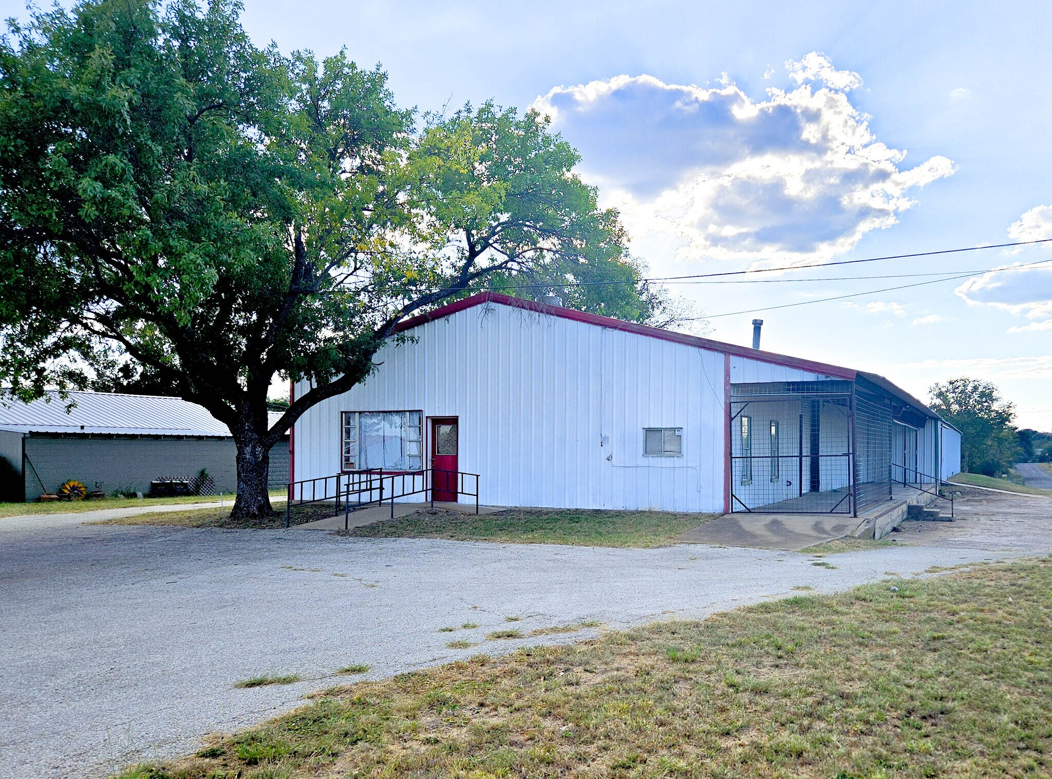 1209 Bessemer Ave, Llano, TX for Rent