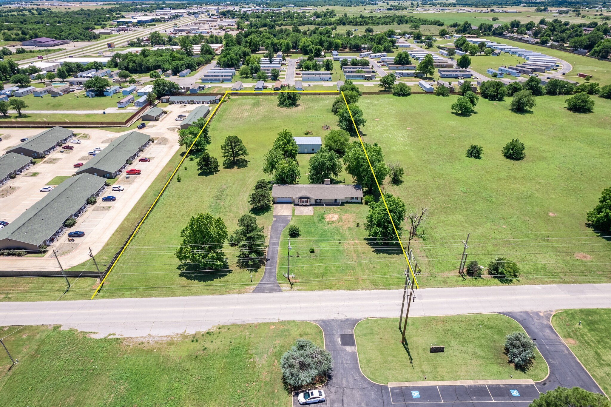 523 W Country Club Rd, Chickasha, OK for Sale