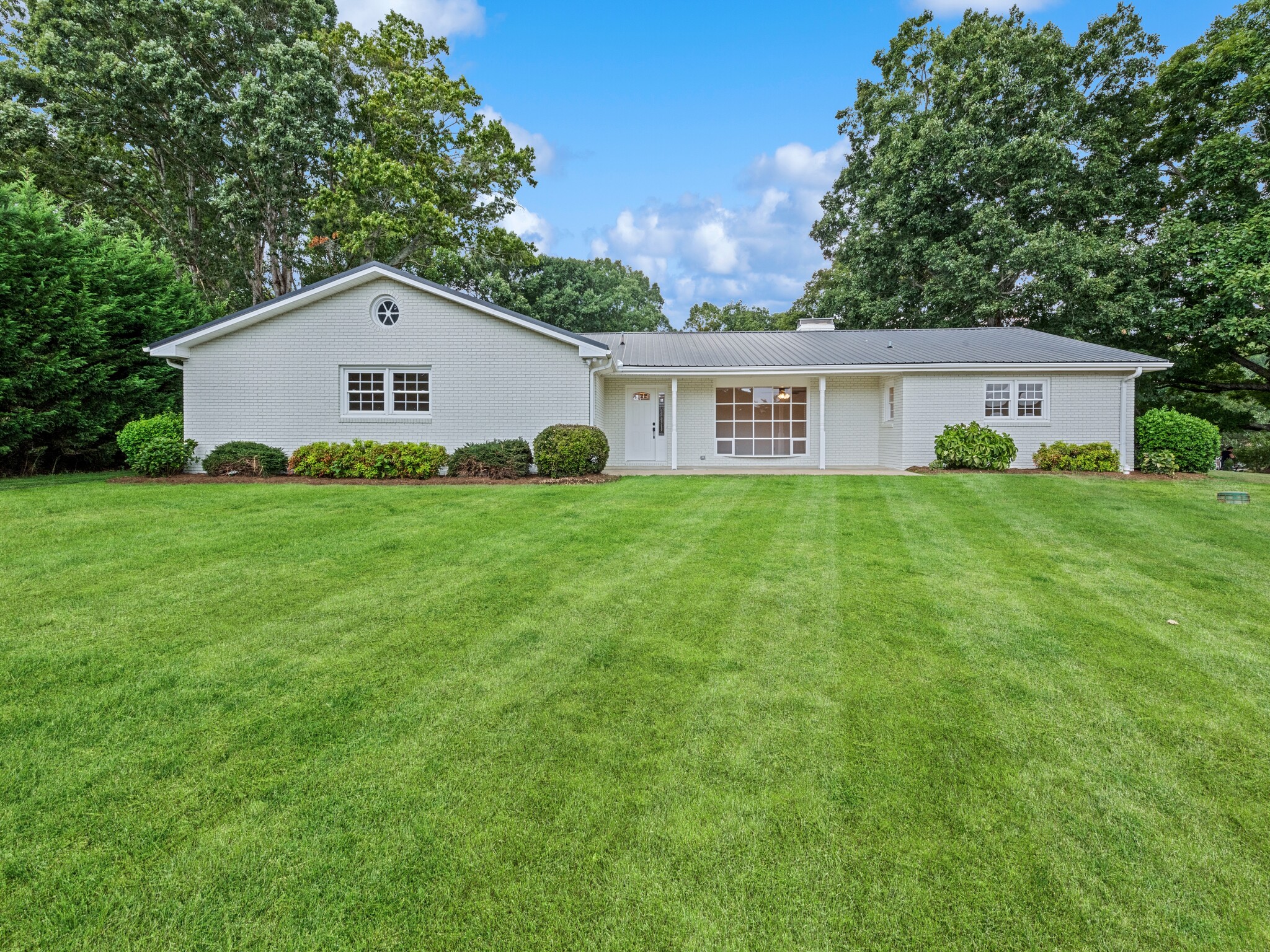 106 Whispering Hills Dr, Hendersonville, NC for Rent