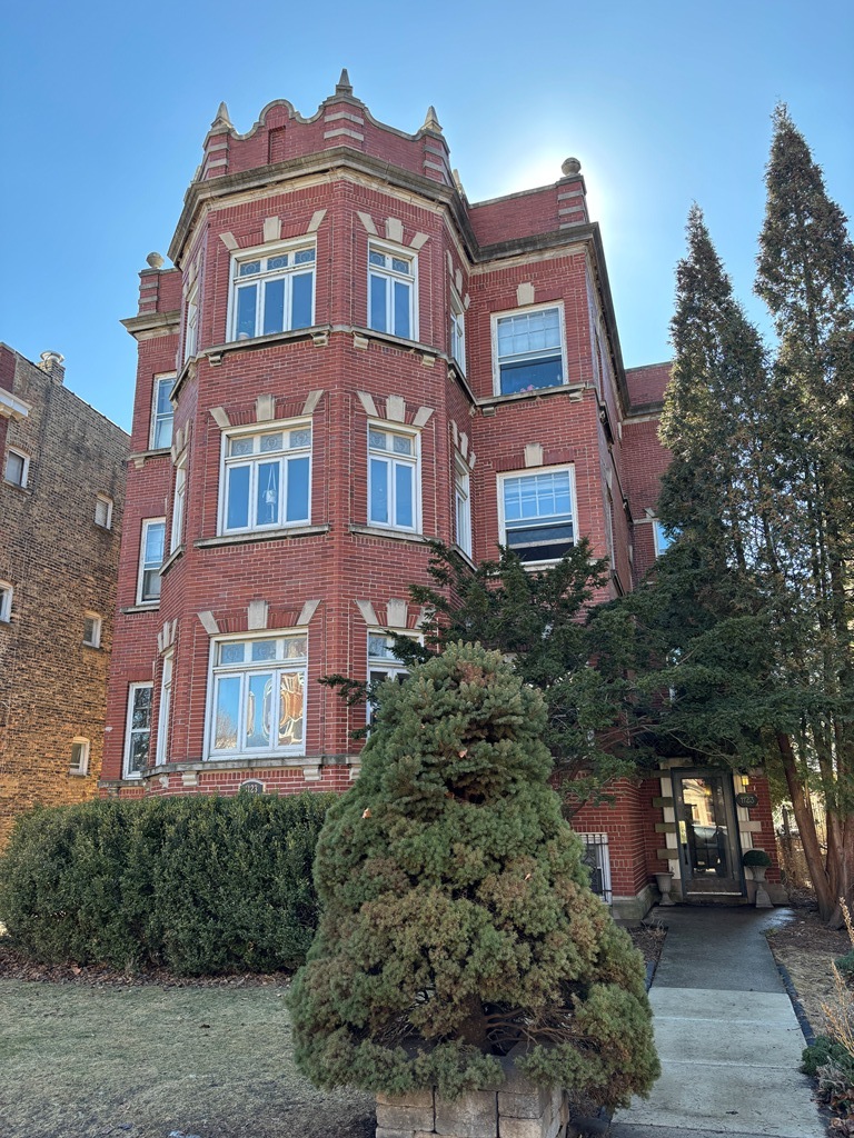 1123 W North Shore Ave, Chicago, IL for Sale