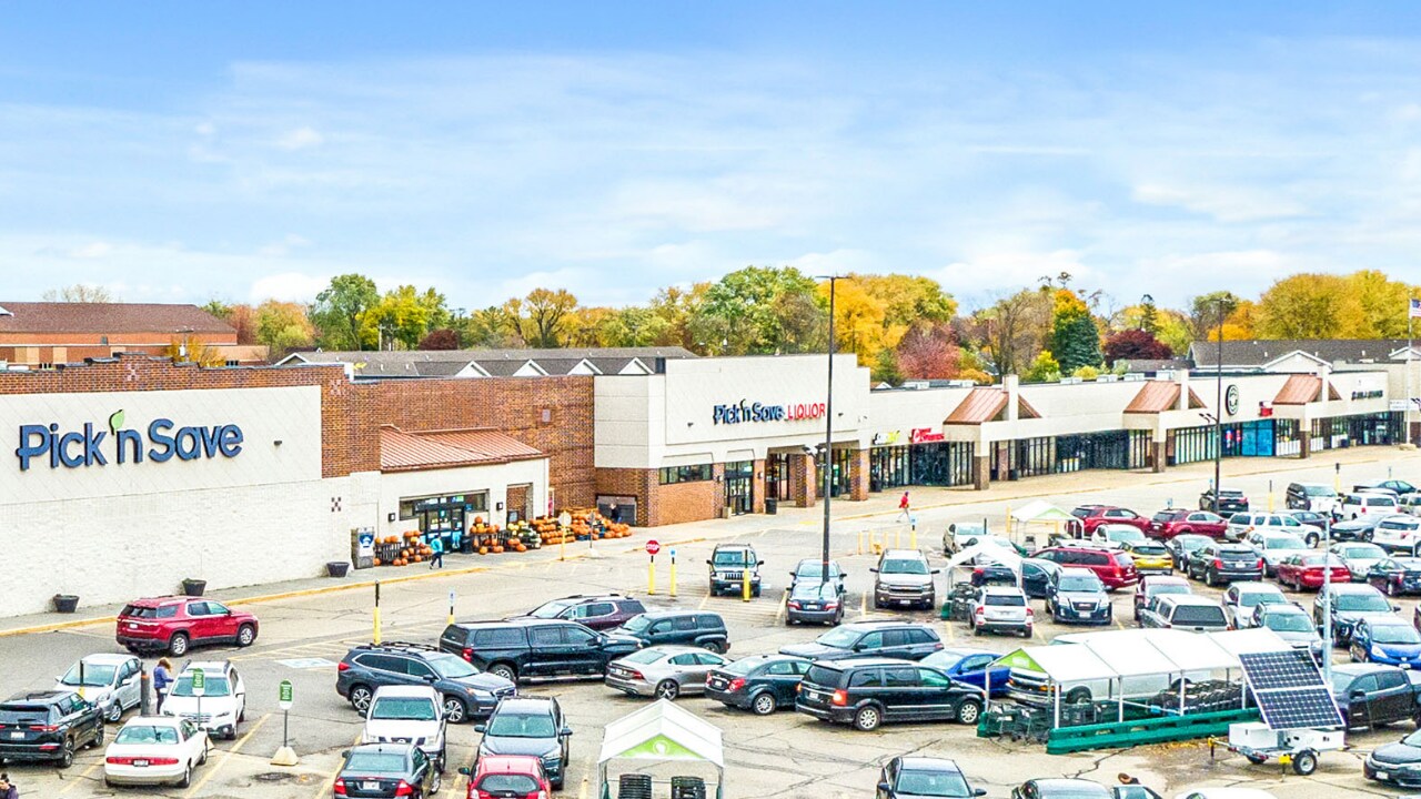 210-240 W Murdock Ave, Oshkosh, WI for Rent