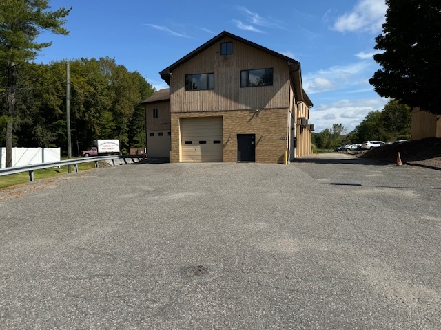 8 Maple Dr, Monroe, CT for Rent