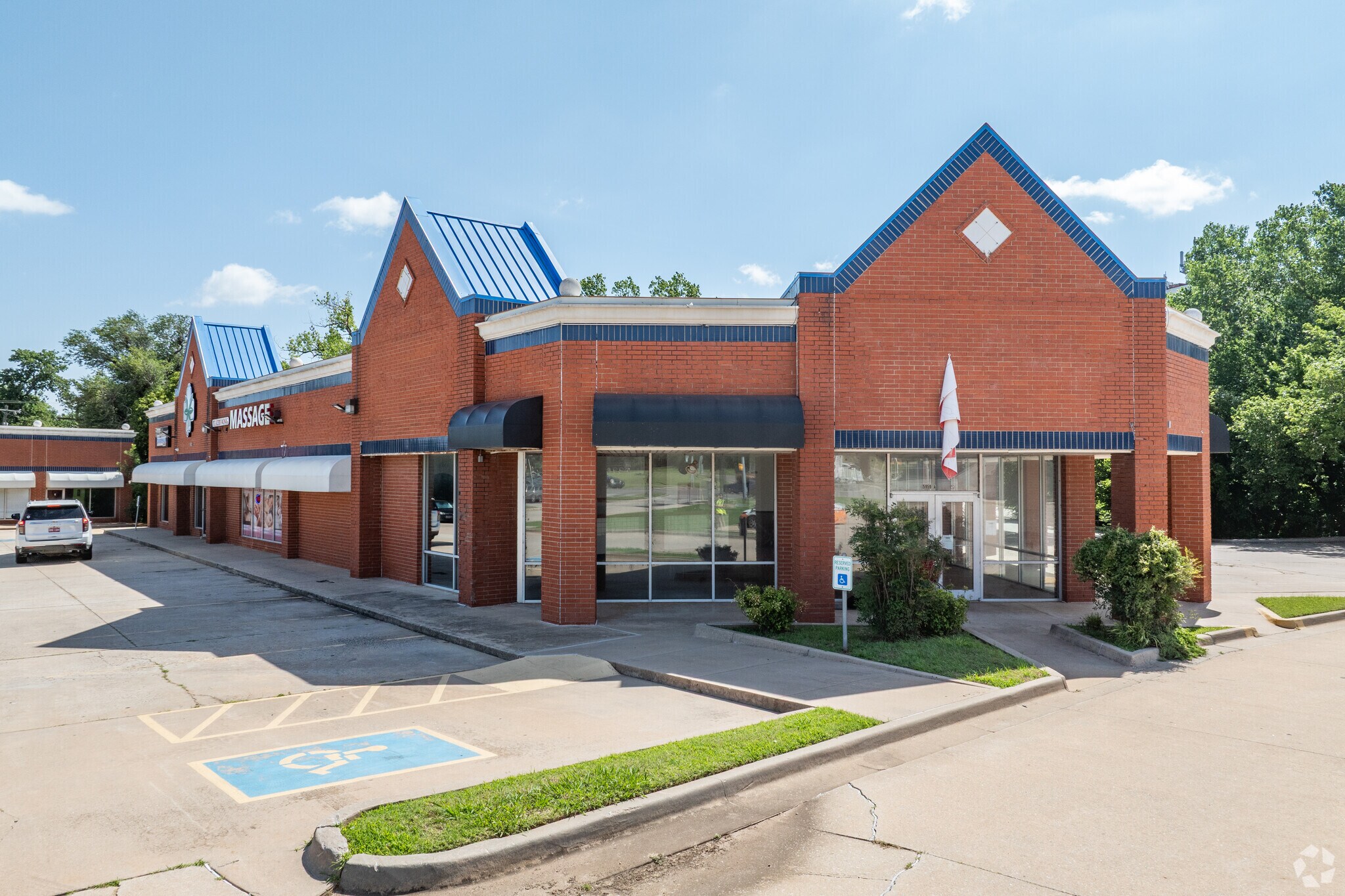 5959 NW Expressway St, Oklahoma City, OK for Rent