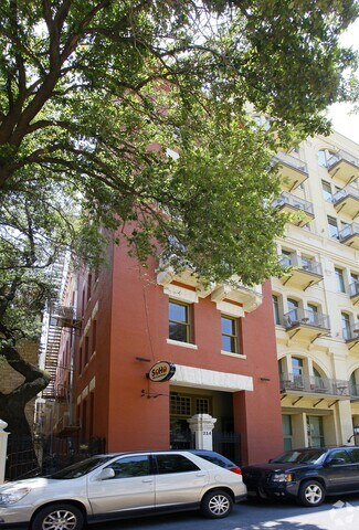 San Antonio, TX Retail - 235 E Commerce St San Antonio, TX Retail - 235 E Commerce St