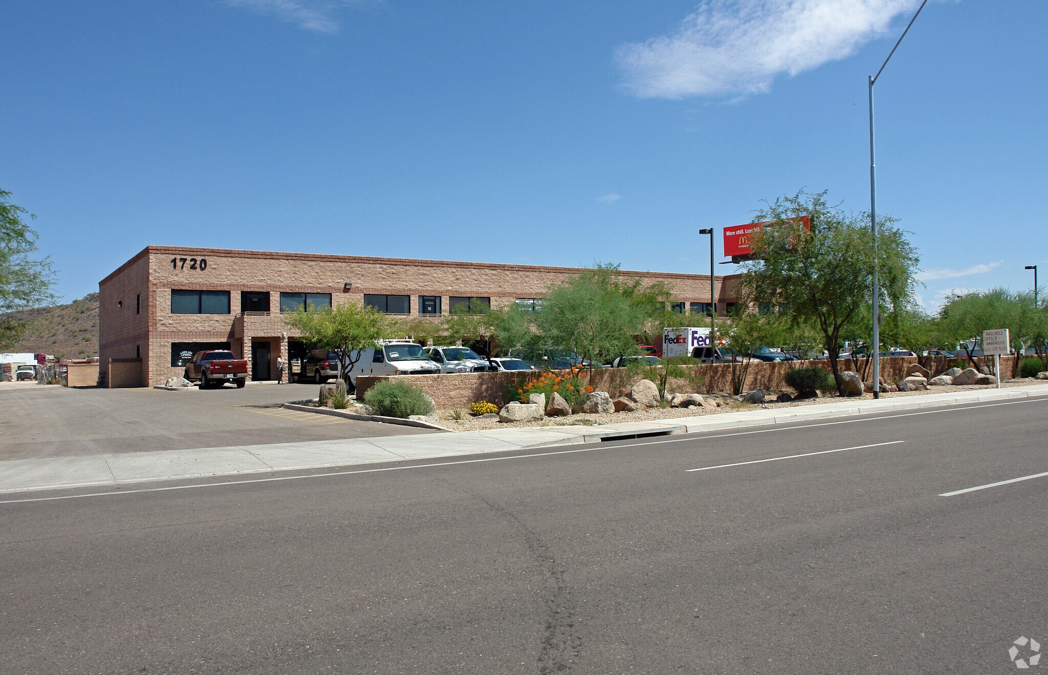 1720 E Deer Valley Rd, Phoenix, AZ for Sale