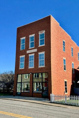 Milton, WV Retail - 1033 Smith St