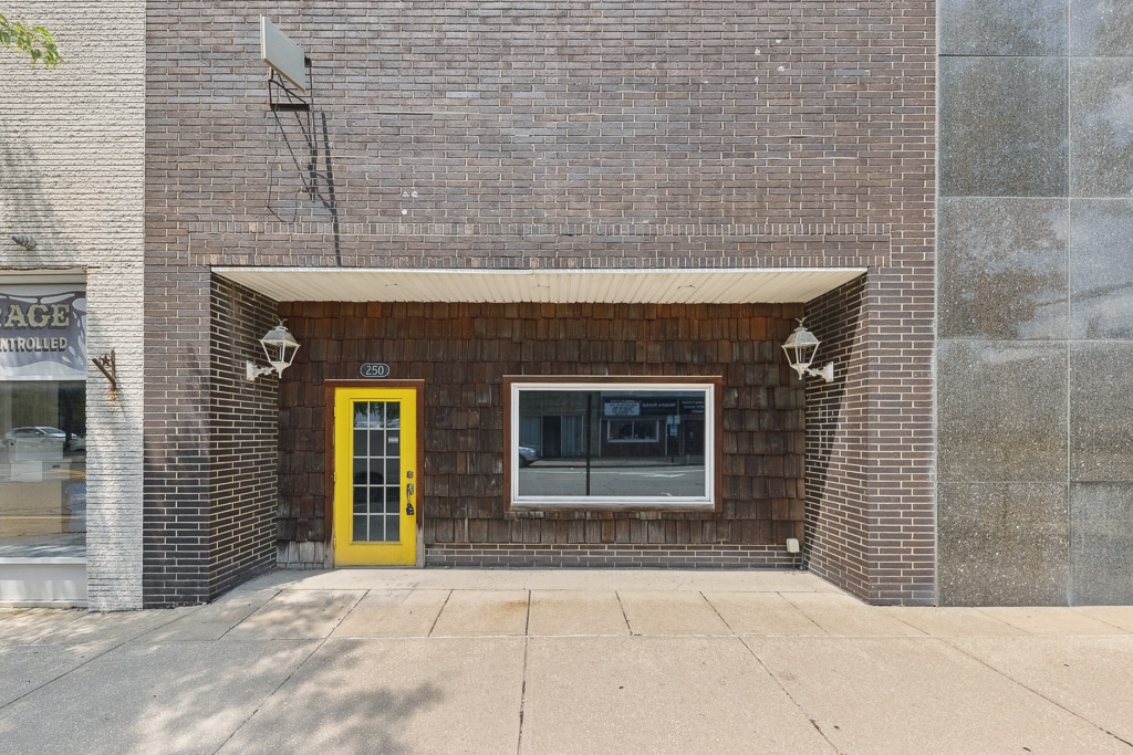 250 E Main St, Alliance, OH for Sale