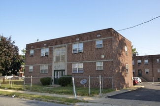 Camden, NJ Apartments - 1112-1130 Magnolia Ave