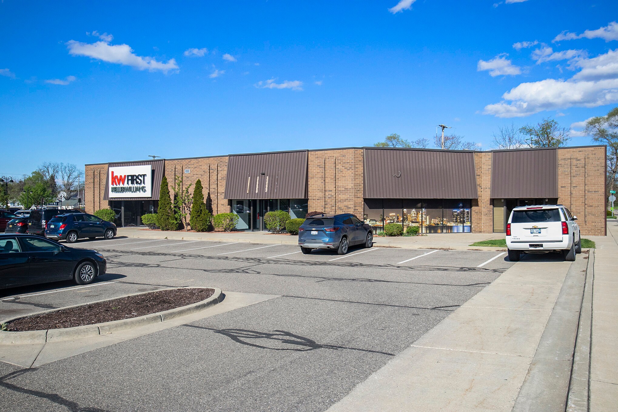102-132 N Leroy St, Fenton, MI for Rent