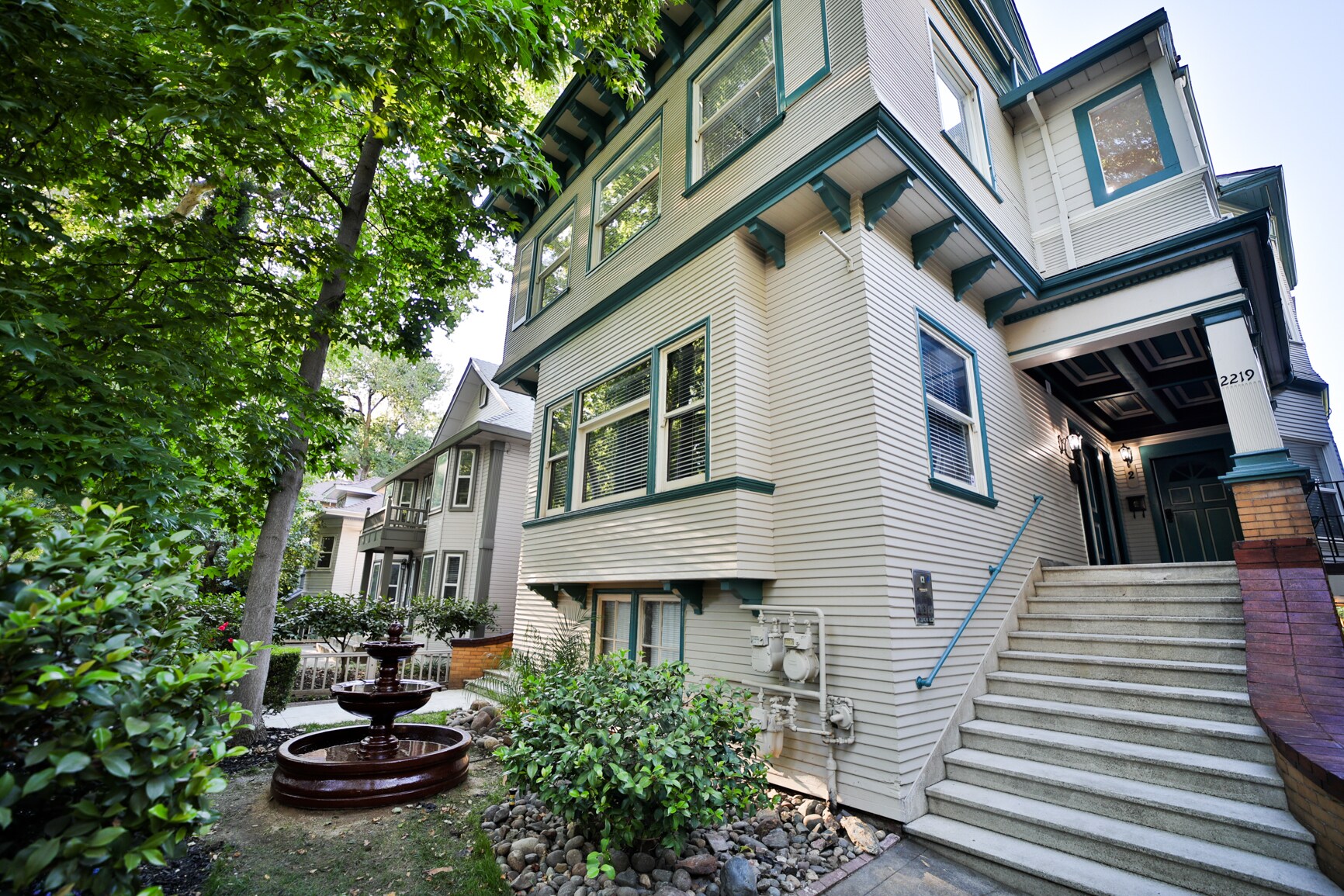 2219 H St Sacramento, CA 95816 MultiFamily Property for Lease on