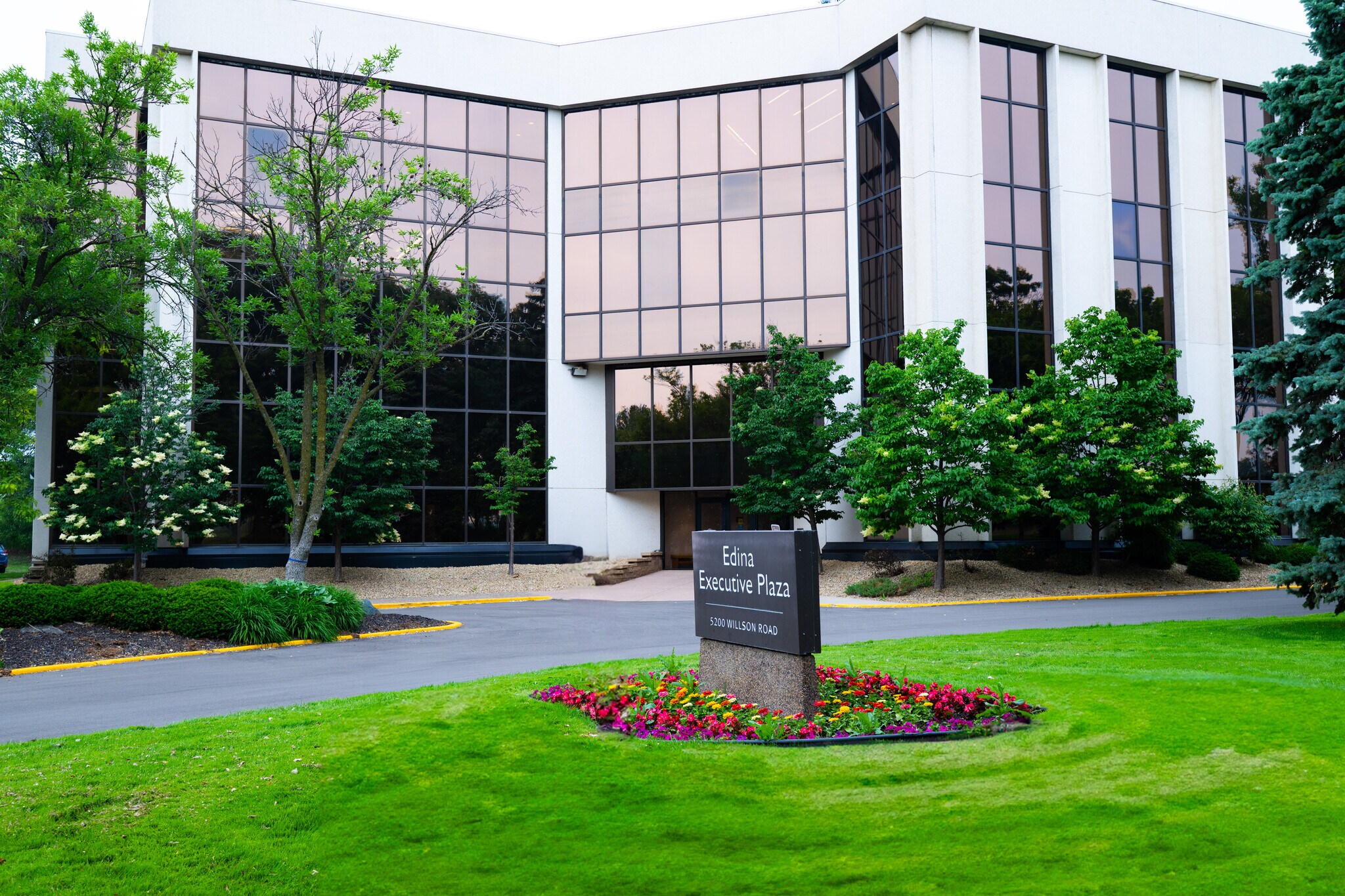 5200 Willson Rd, Edina, MN for Rent