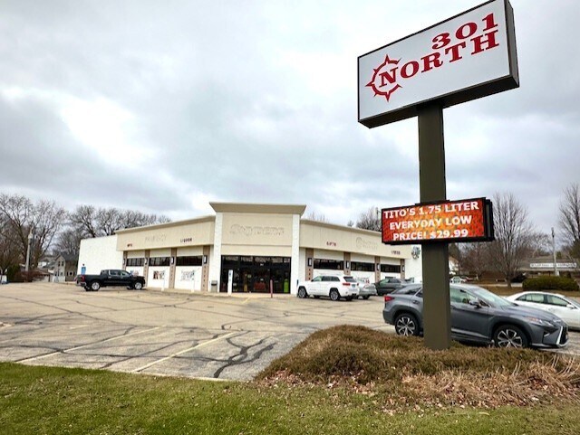 301 N Galena Ave, Dixon, IL for Sale