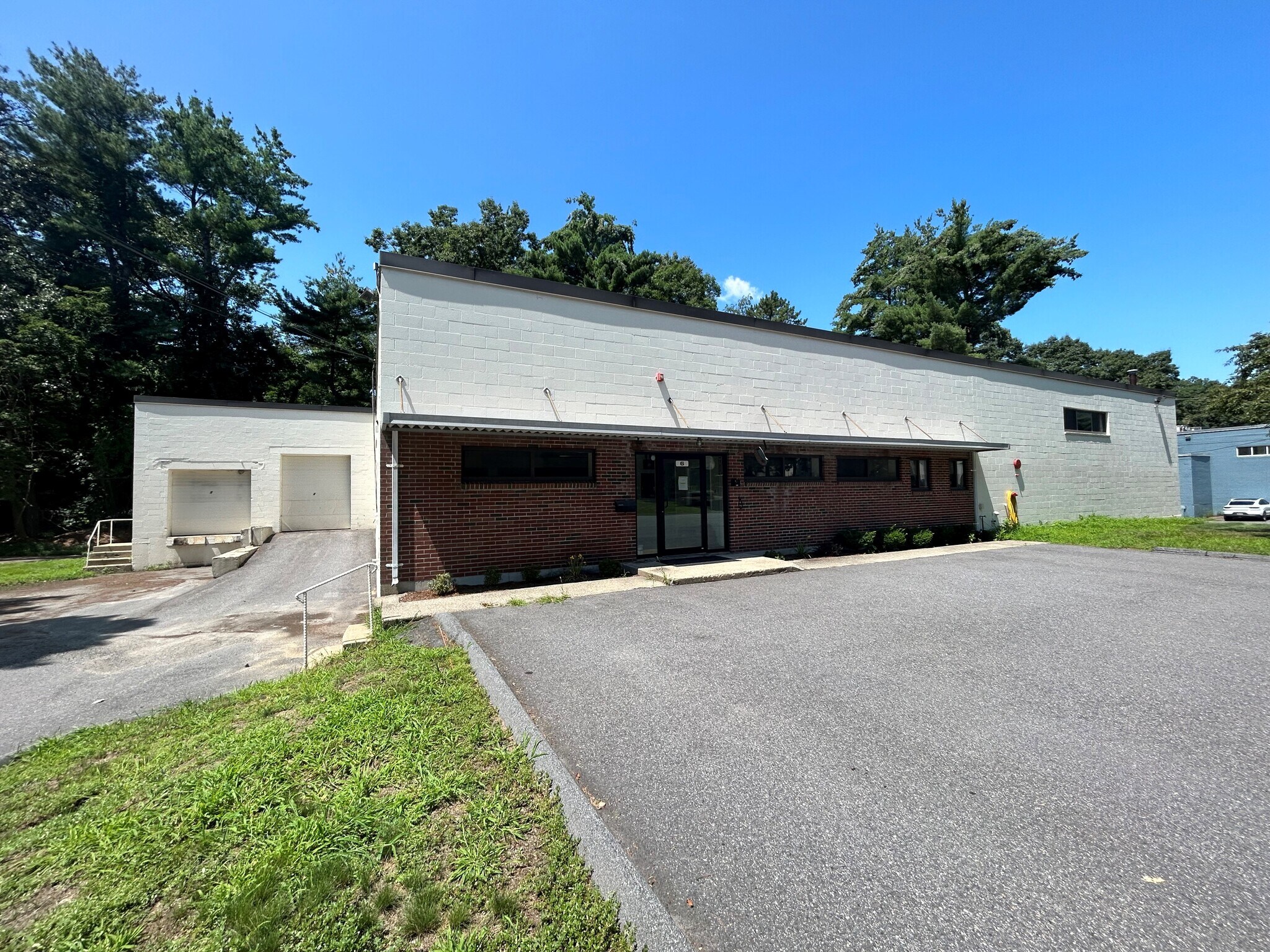 6 Kane Industrial Dr Hudson, MA 01749 Flex Property for Lease on