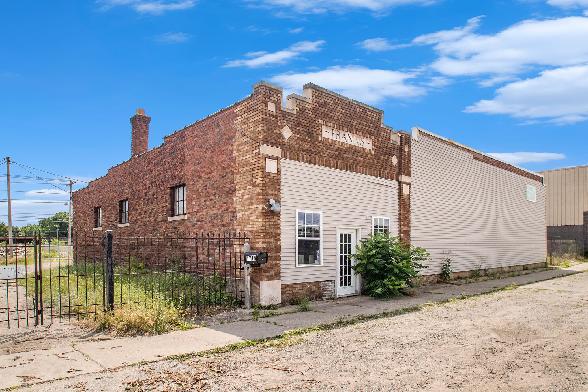 1714 S Main St, South Bend, IN for Sale