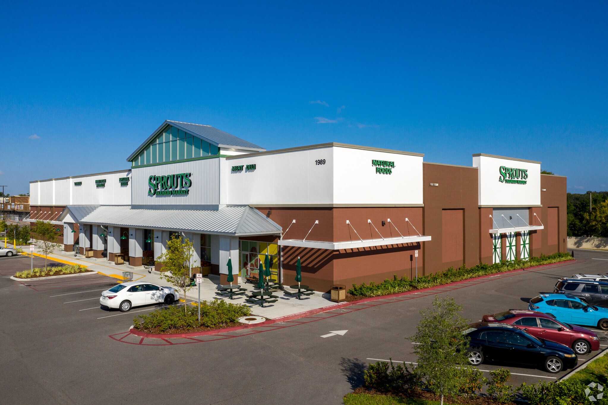 19011999 Aloma Ave Winter Park, FL 32792 Shopping Center Property