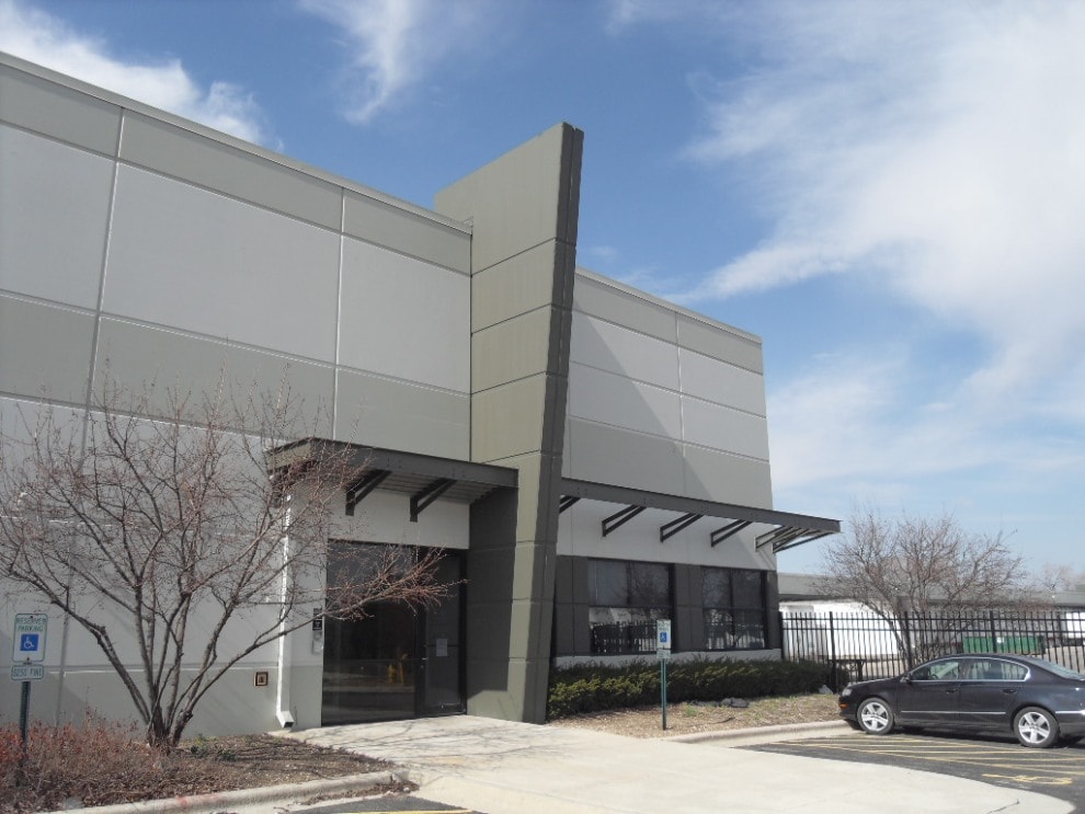 310 E Crossroads Pky, Bolingbrook, IL for Rent