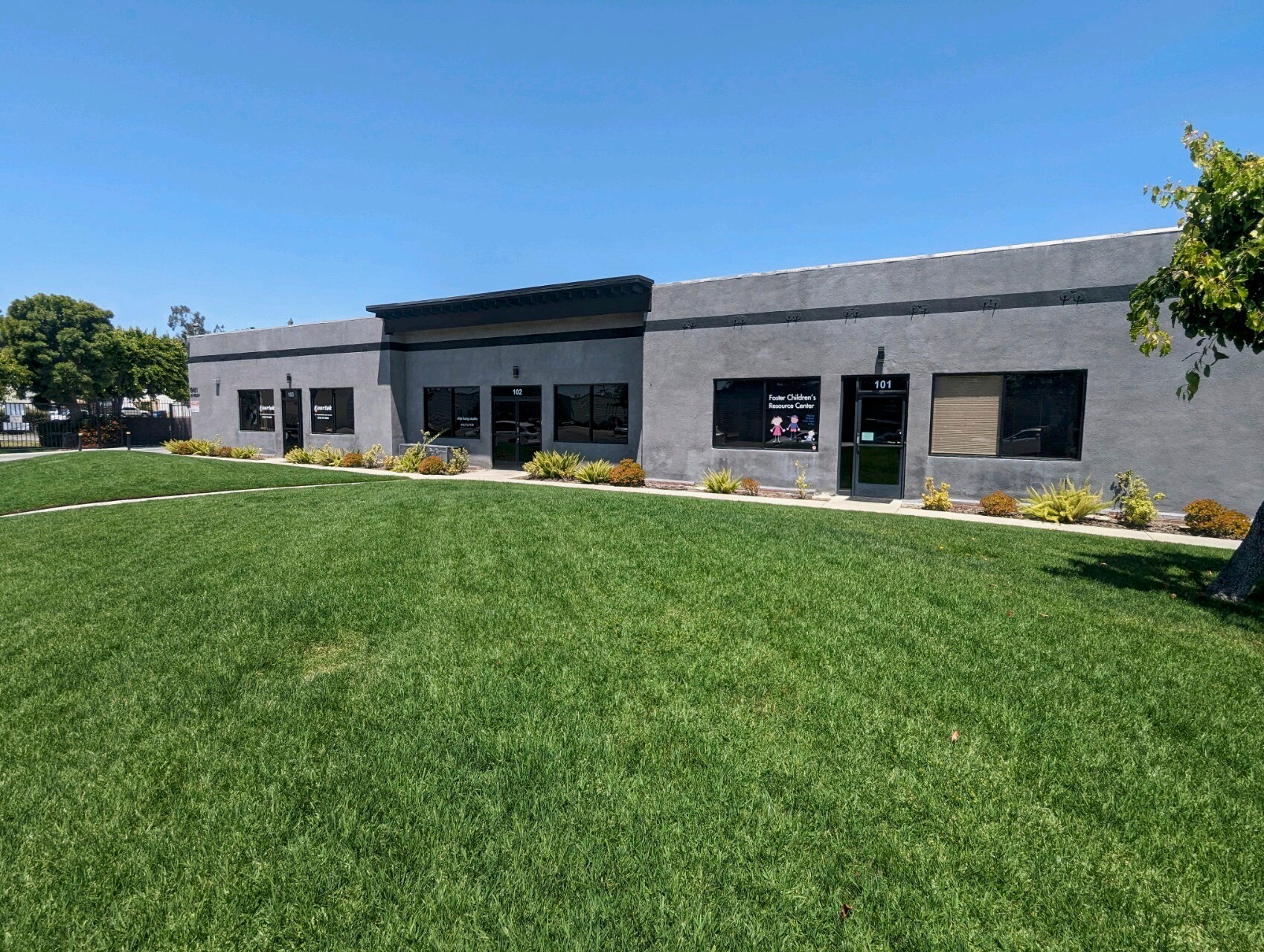 19431 Business Center Dr, Northridge, CA for Rent