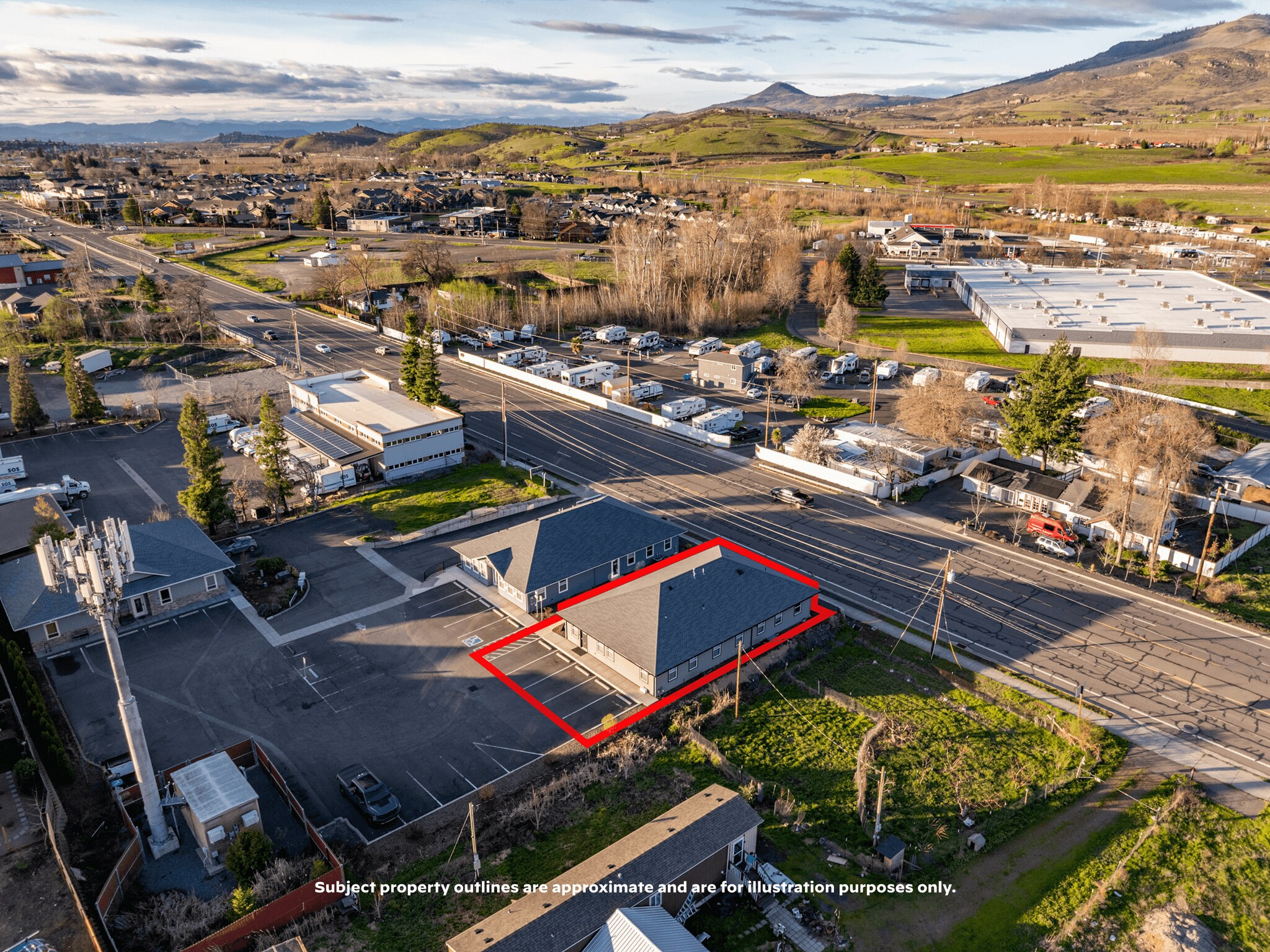 296 S Pacific Hwy, Talent, OR for Sale