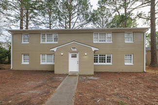 Chesapeake, VA Apartments - 2127-2129 Chesapeake Dr