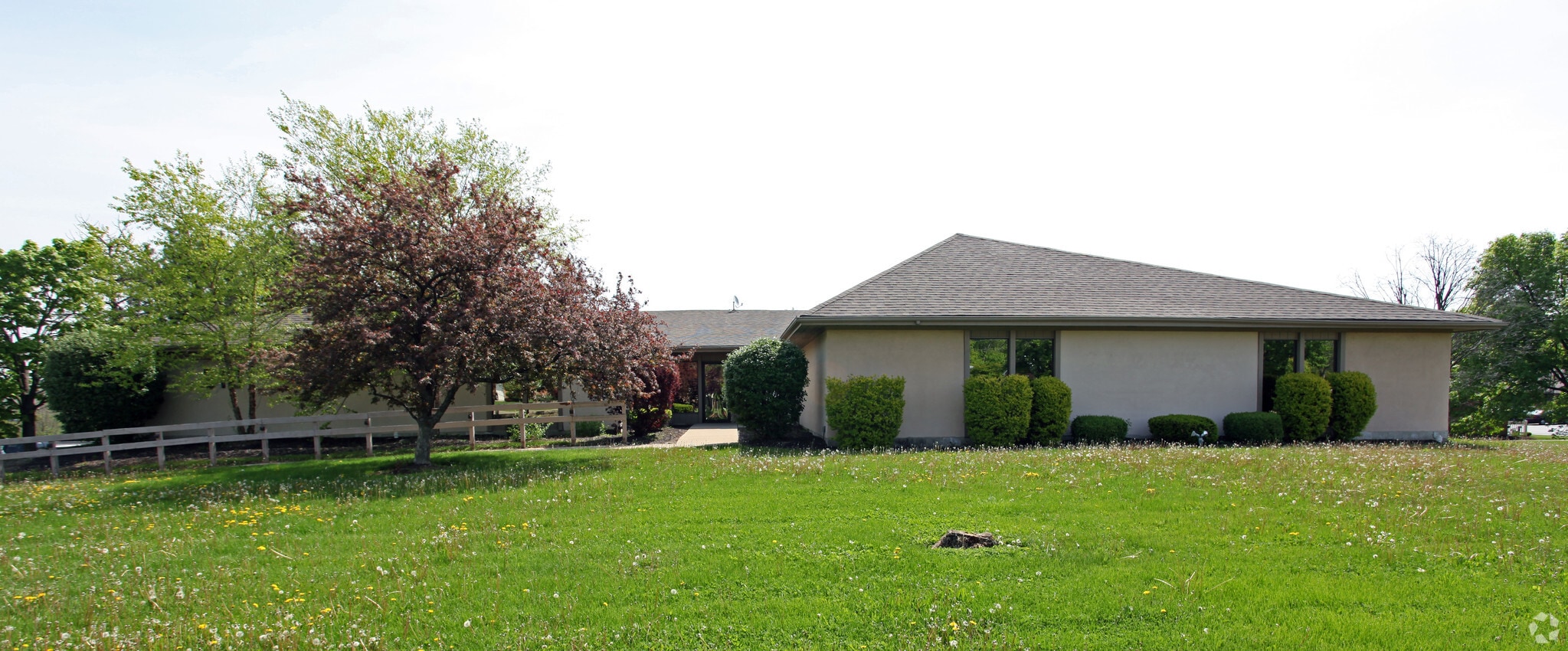 910 Taywood Rd, Englewood, OH for Rent