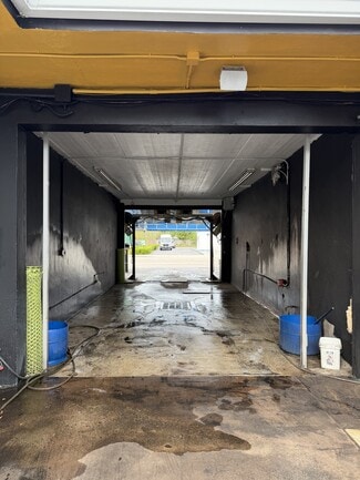 Lake Worth, FL Retail - 824 N Dixie Hwy