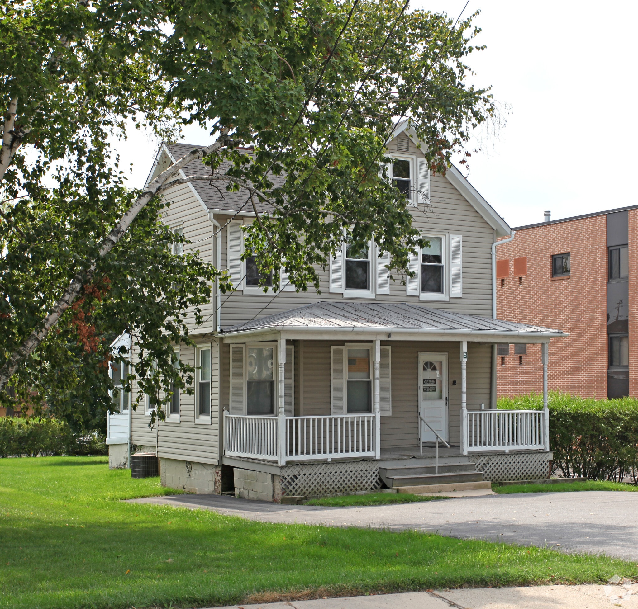 5 Church Ln, Pikesville, MD for Rent