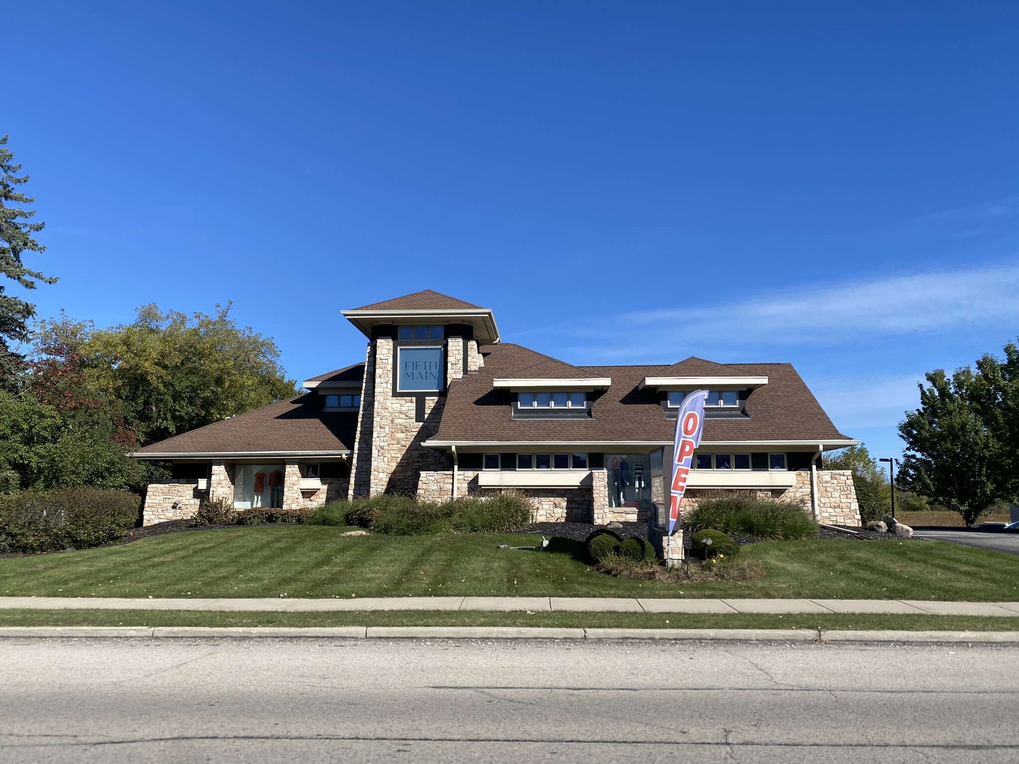 1550-1556 W Mequon Rd, Mequon, WI for Rent