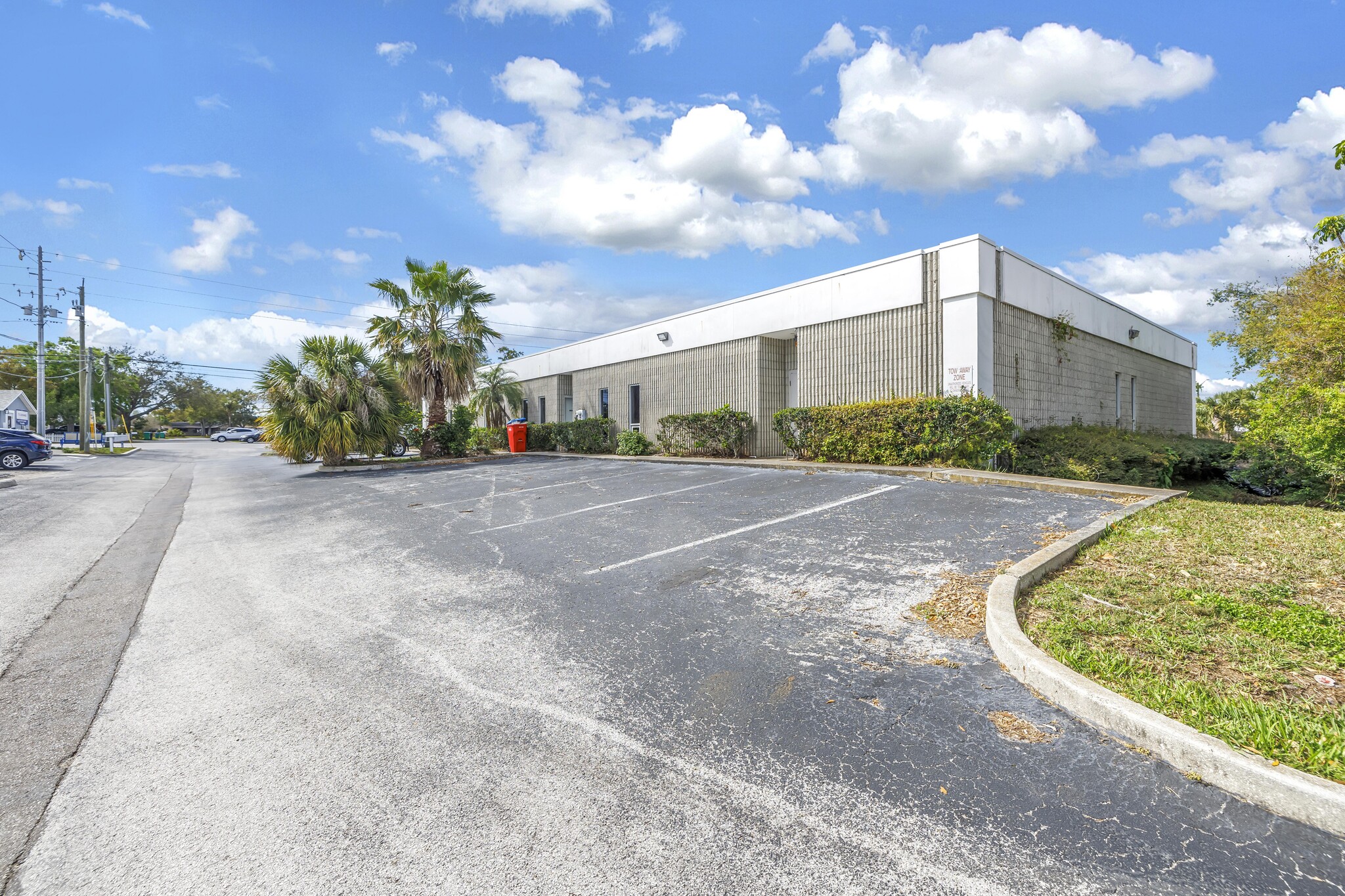 9911 Seminole Blvd, Seminole, FL for Rent