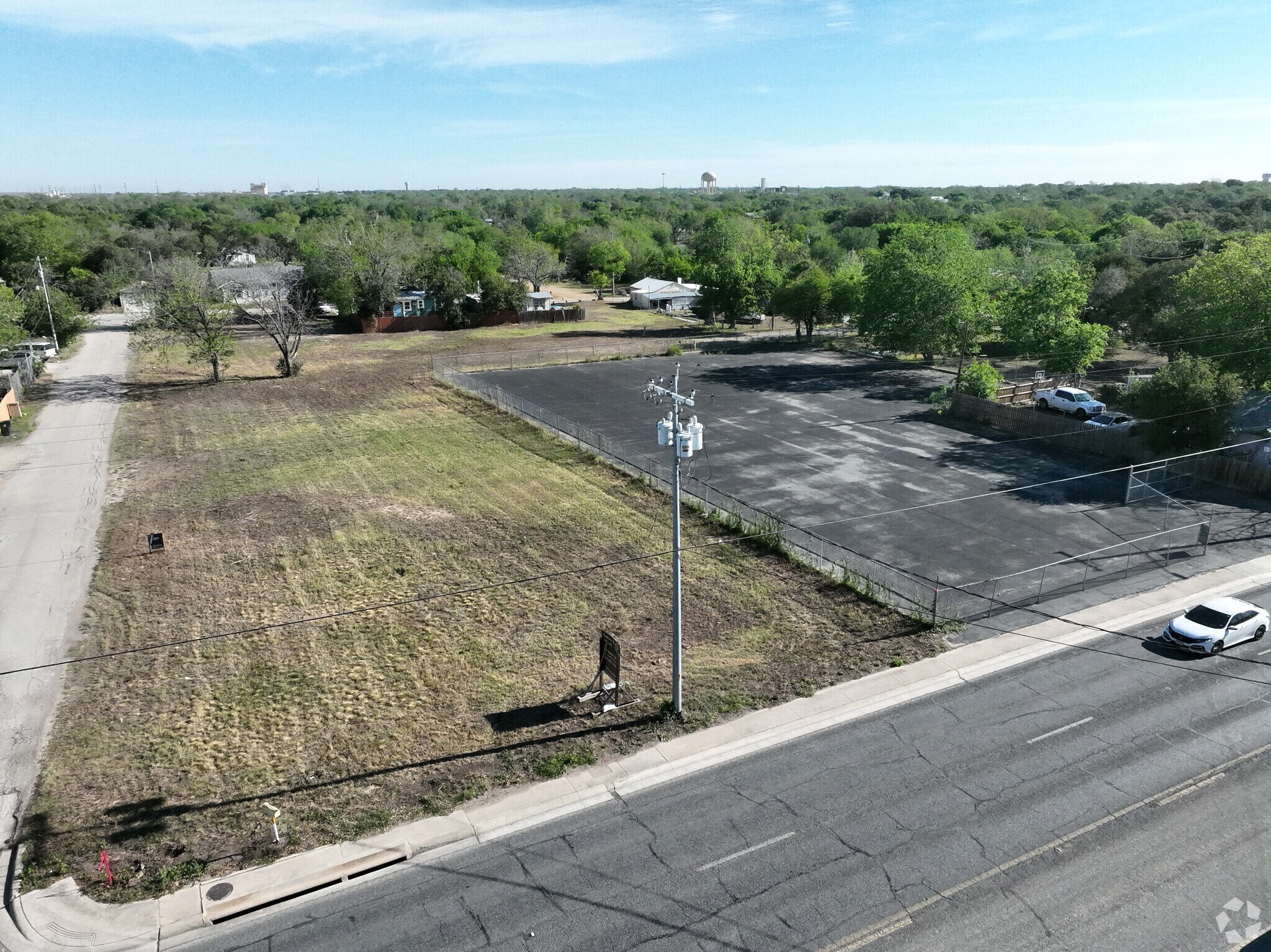 786 W Court St, Seguin, TX for Sale