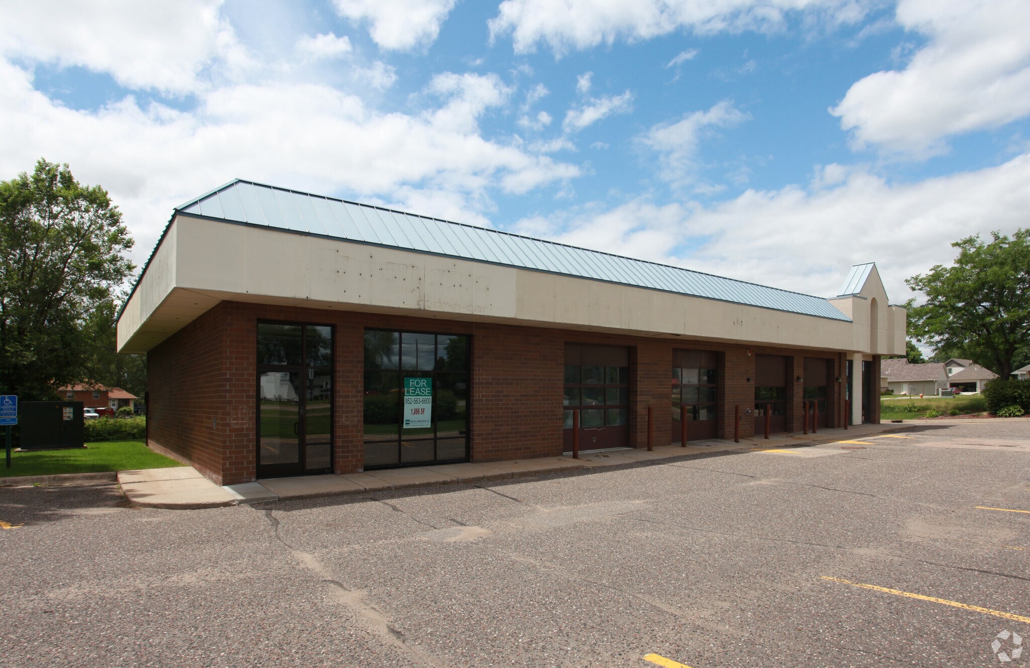 2700-2704 Coon Rapids Blvd NW, Coon Rapids, MN for Rent