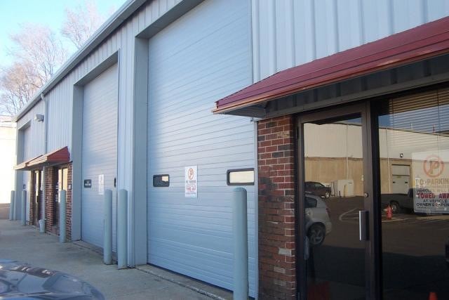 6813 Hobson Valley Dr, Woodridge, IL for Rent